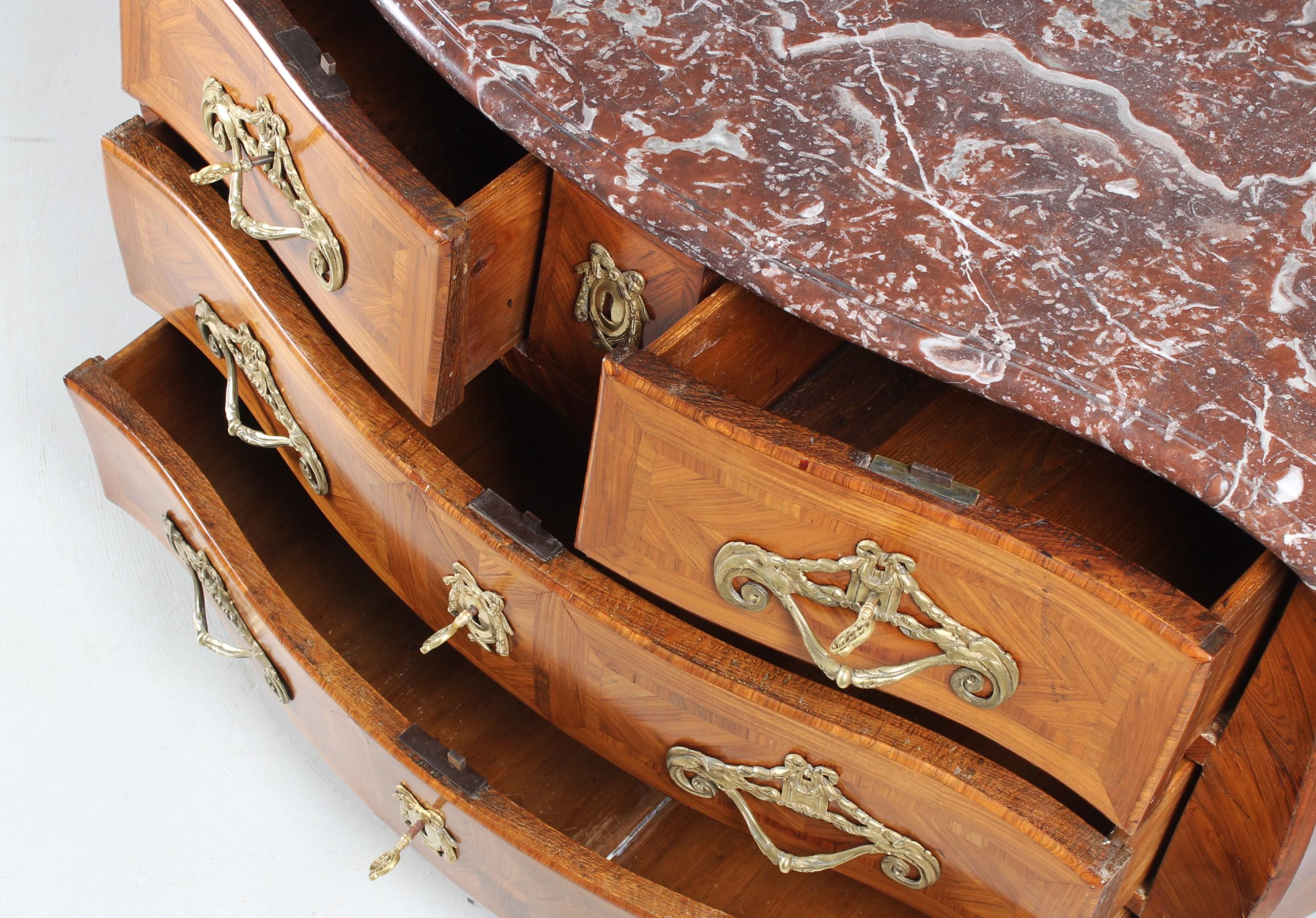 18th Century French Louis XV Commode, Chest of Drawers For Sale 1