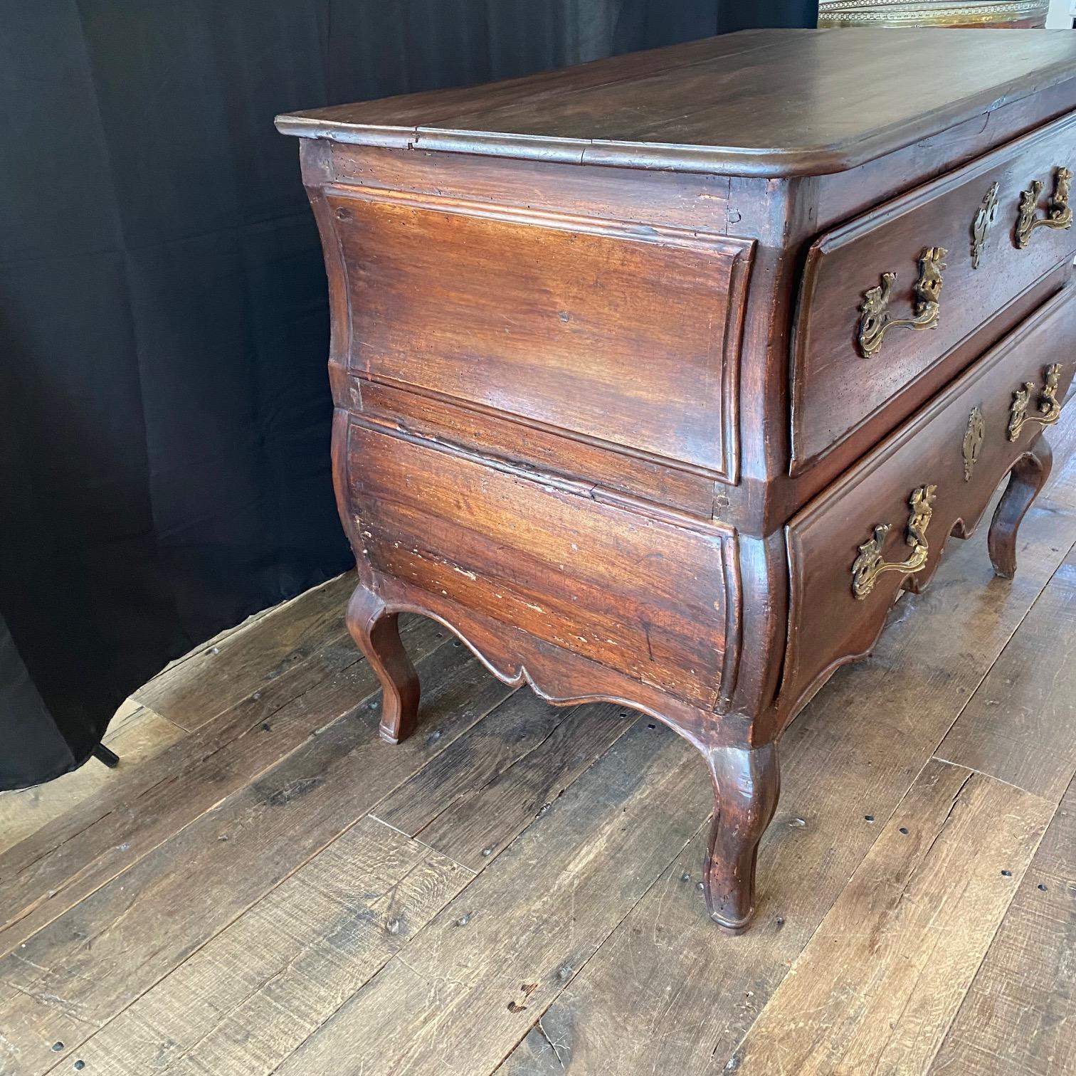  18th Century French Louis XV Commode or Chest of Drawers  For Sale 2