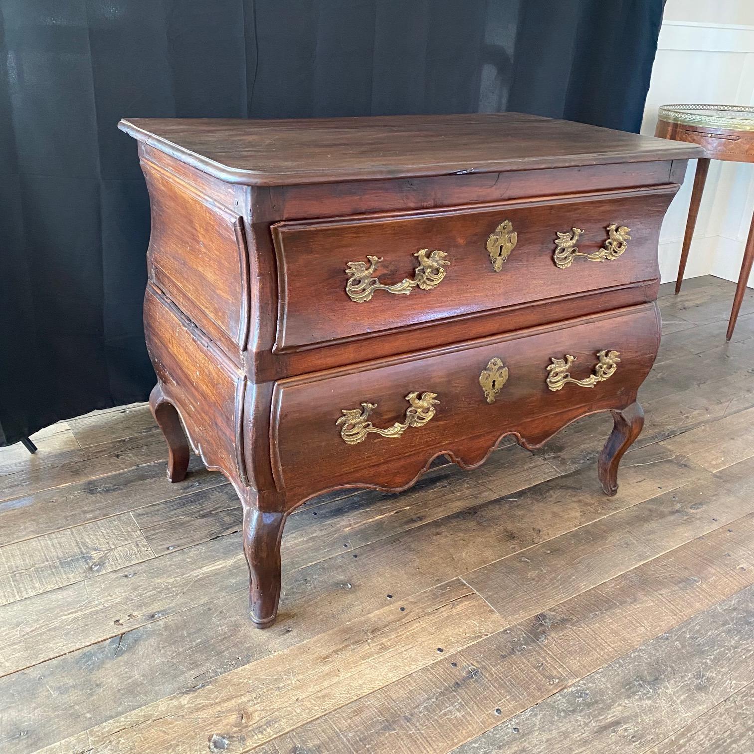  18th Century French Louis XV Commode or Chest of Drawers  For Sale 4