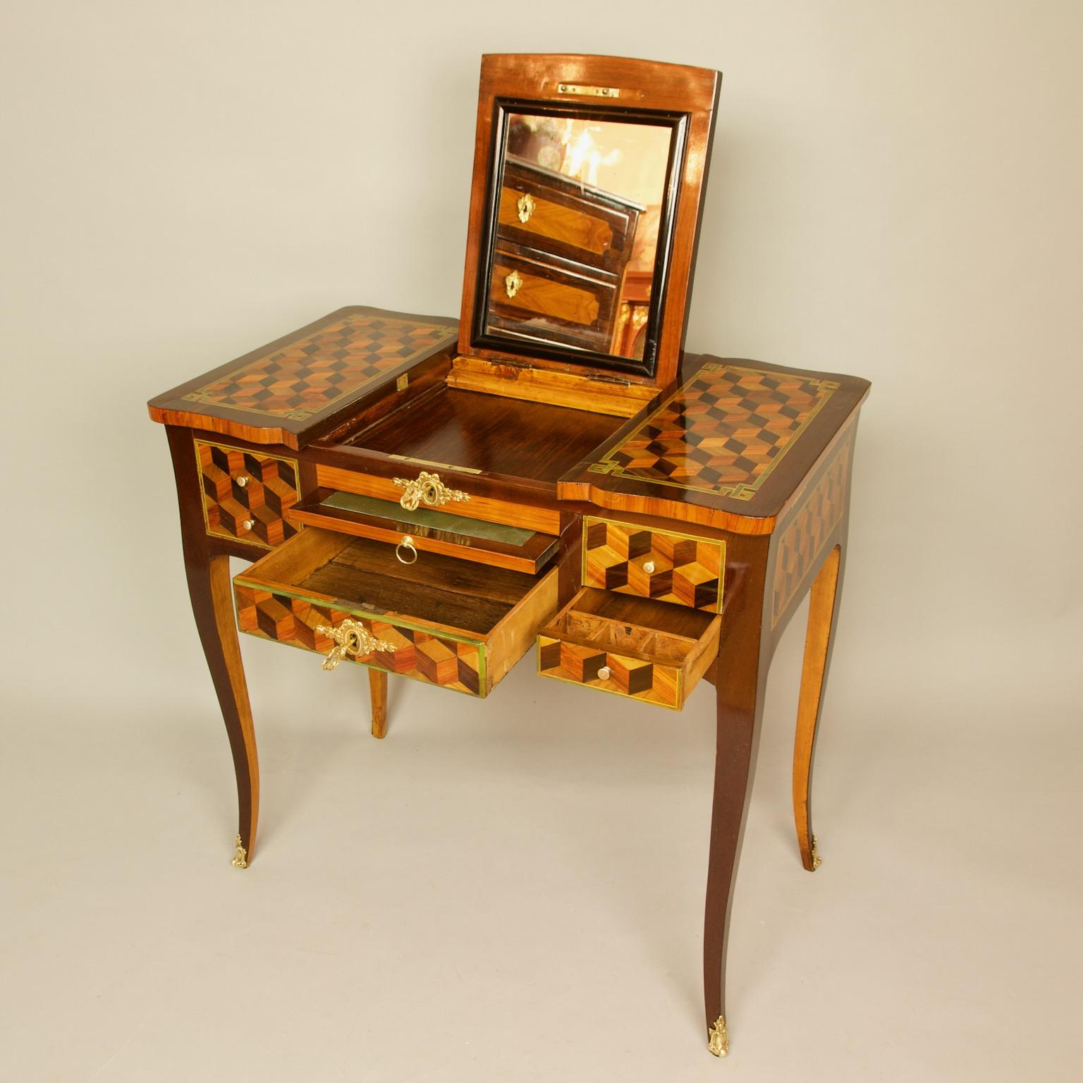 18th Century French Louis XV Cube Pattern Marquetry Dressing Table or Coiffeuse In Good Condition In Berlin, DE