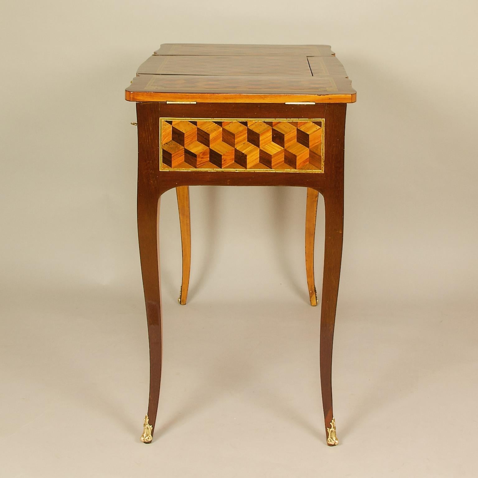 18th Century French Louis XV Cube Pattern Marquetry Dressing Table or Coiffeuse 4