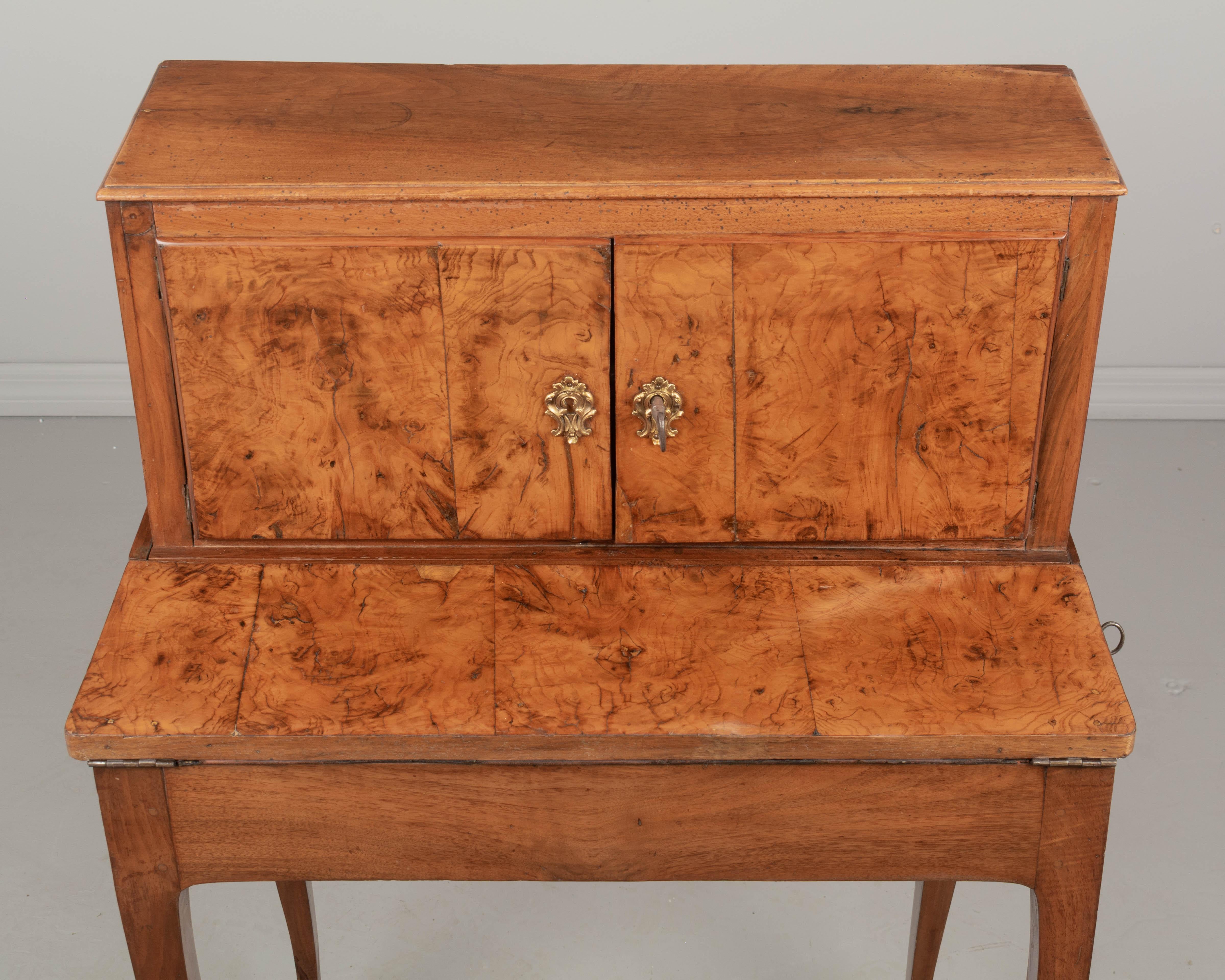 18th Century French Louis XV Desk or Writing Table For Sale 4