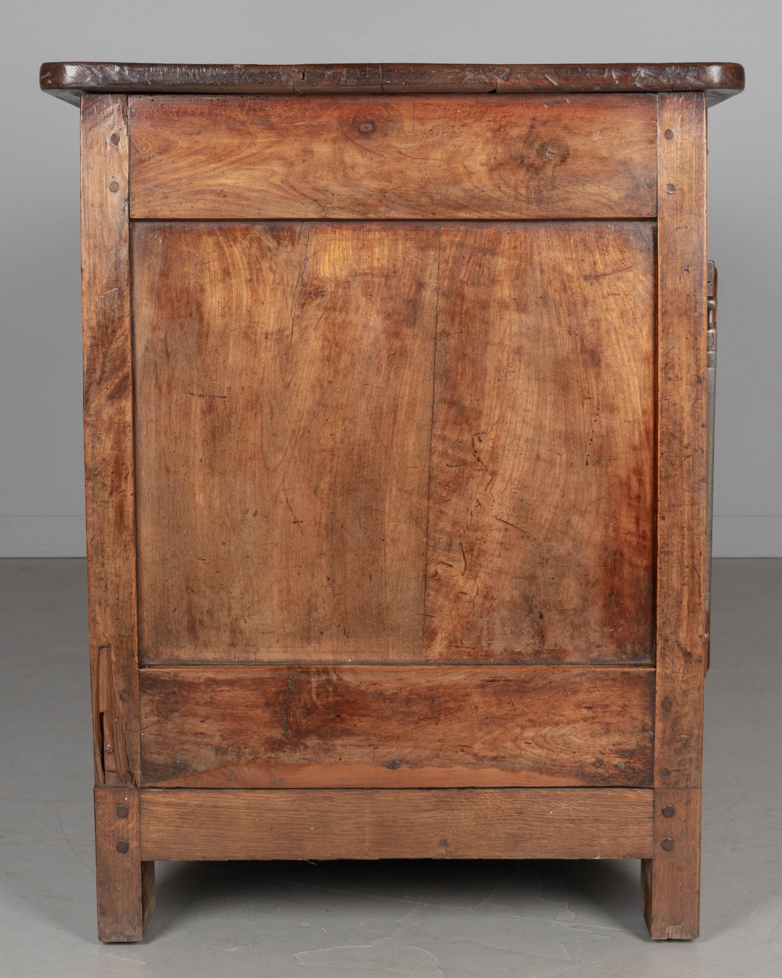 Enfilade o credenza francese Luigi XV del XVIII secolo in vendita 4