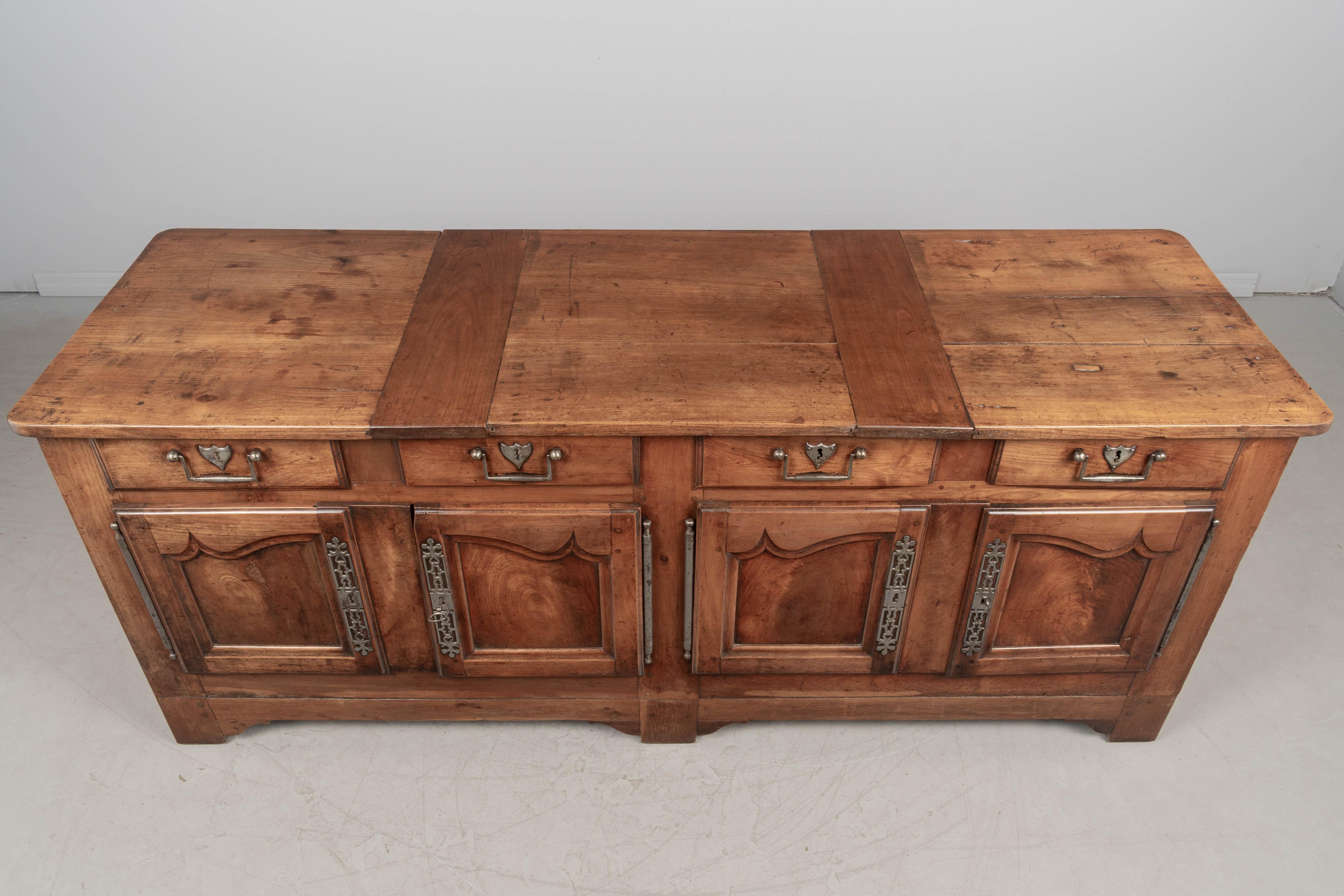 Enfilade o credenza francese Luigi XV del XVIII secolo in vendita 7