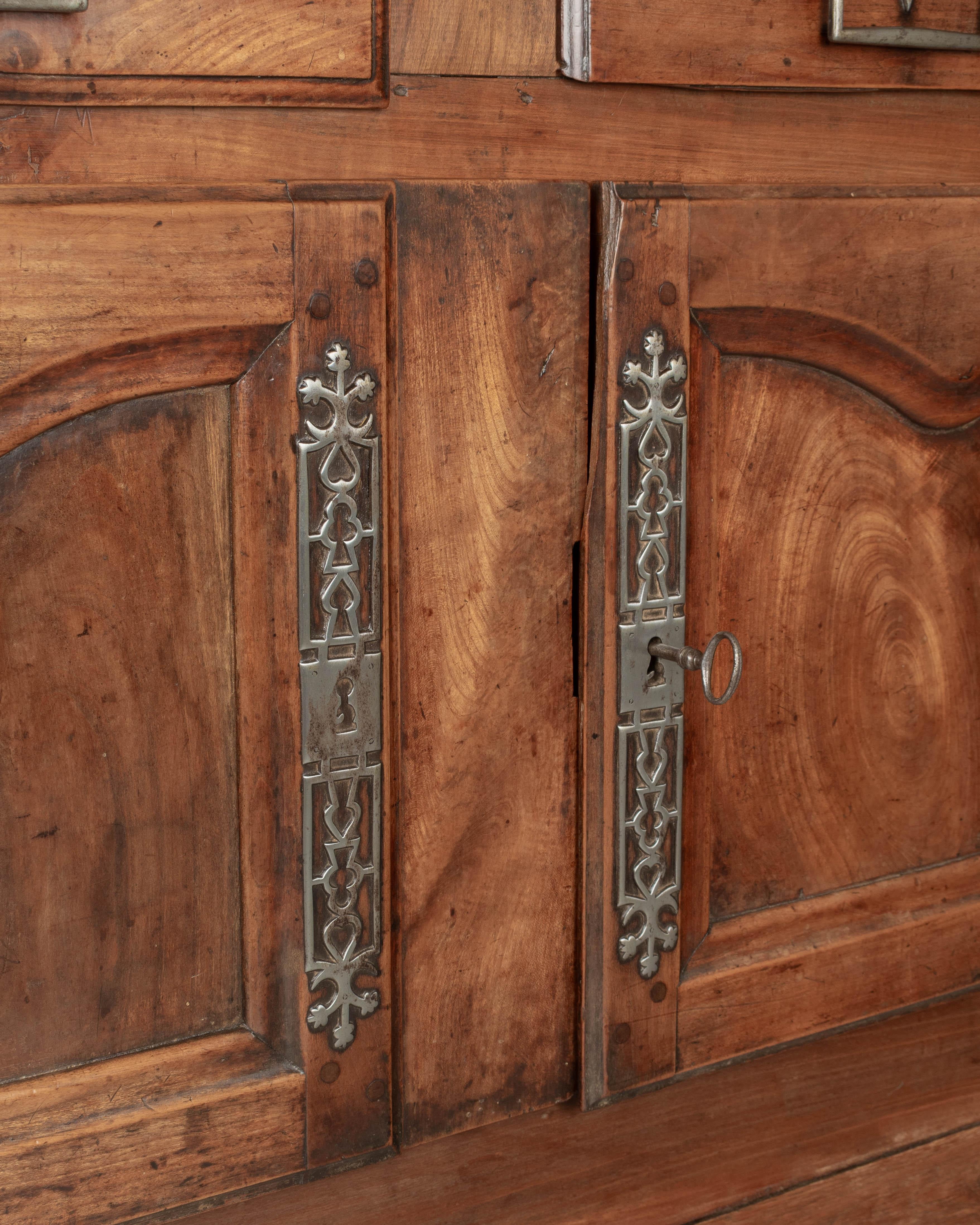 Enfilade o credenza francese Luigi XV del XVIII secolo in vendita 8