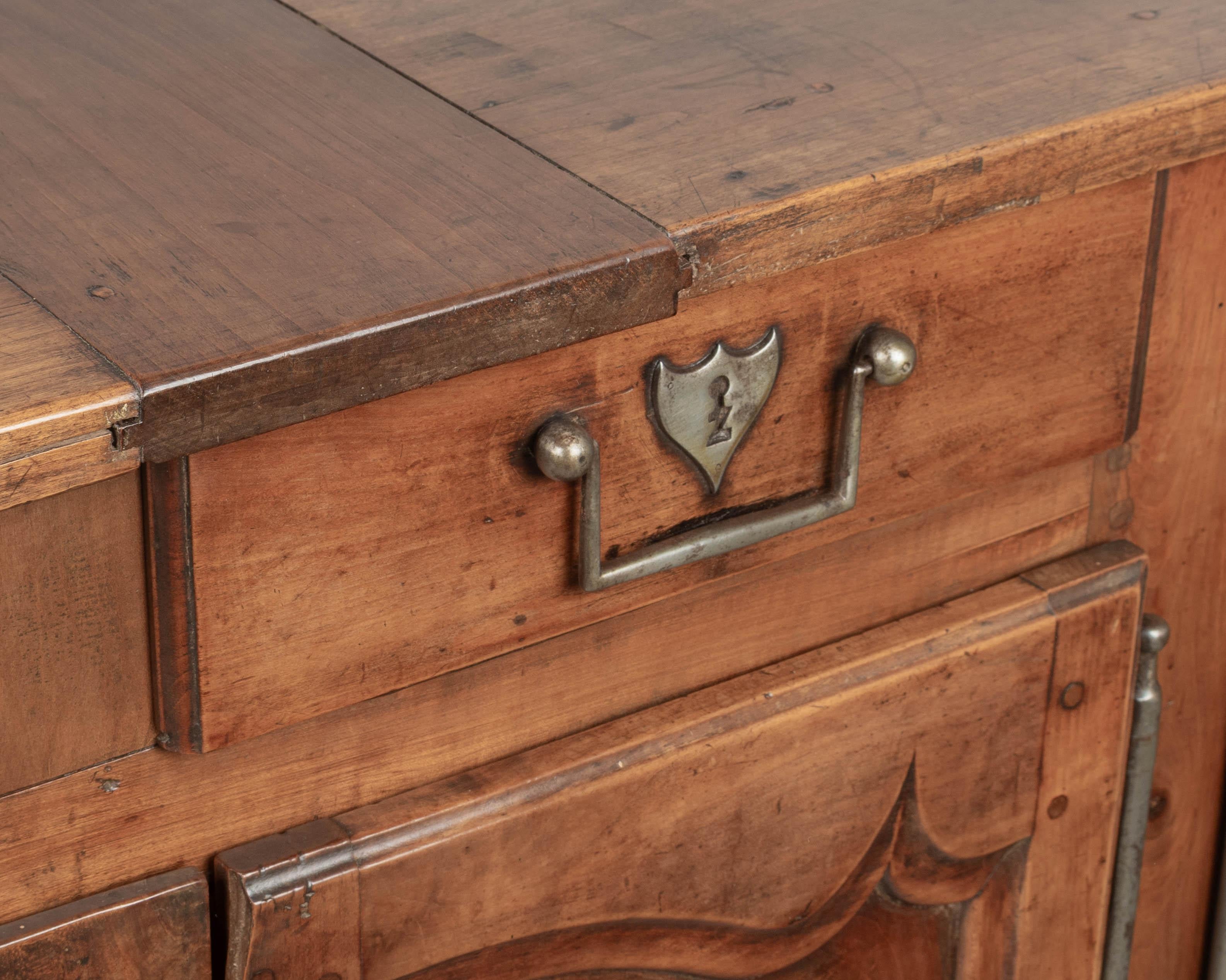 Enfilade o credenza francese Luigi XV del XVIII secolo in vendita 9