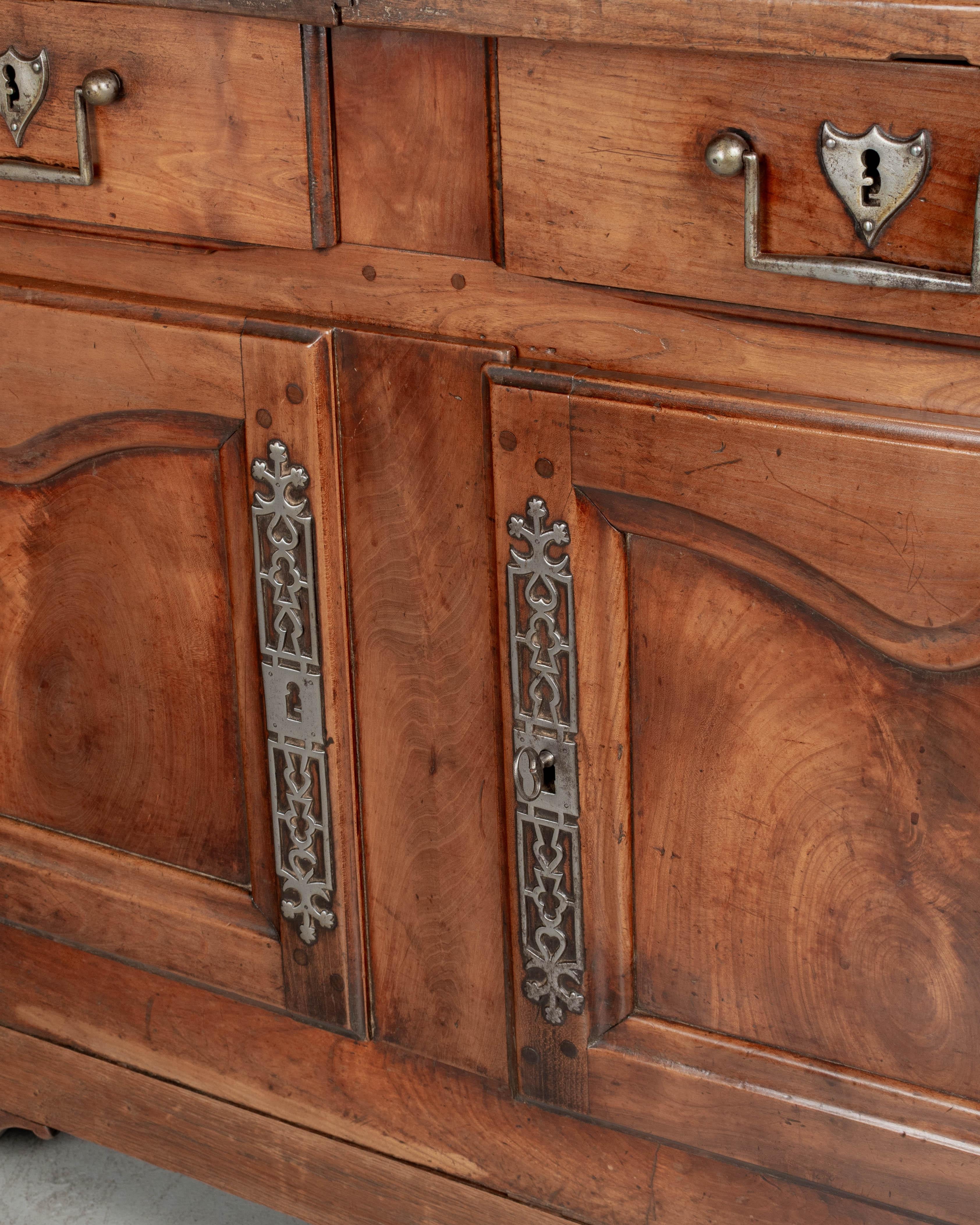 Enfilade o credenza francese Luigi XV del XVIII secolo in vendita 11