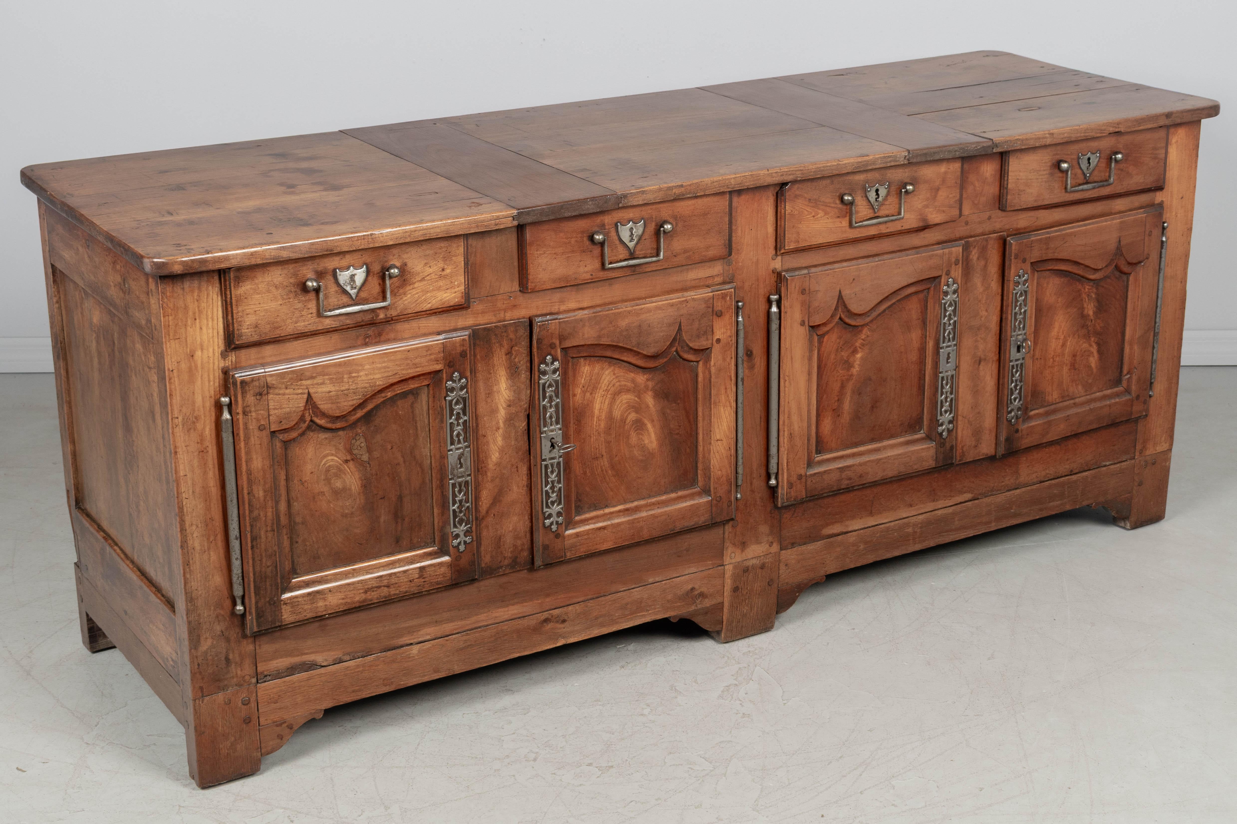 Enfilade o credenza francese Luigi XV del XVIII secolo in vendita 1