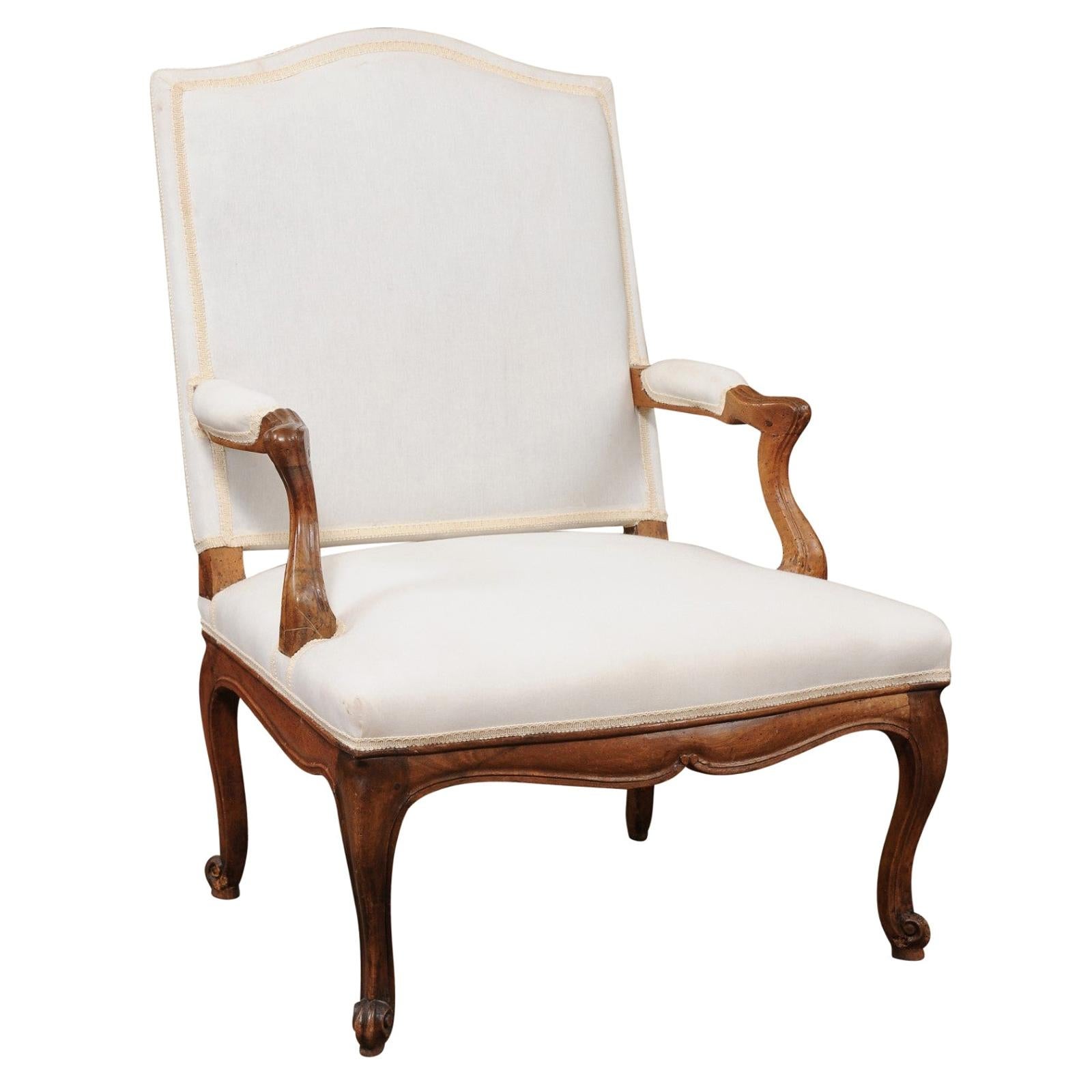 18th Century French Louis XV Fauteuil in Walnut