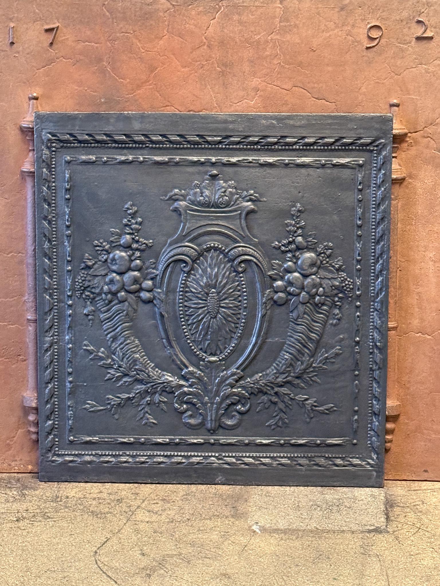 Caminetto francese del XVIII secolo in stile Luigi XV 