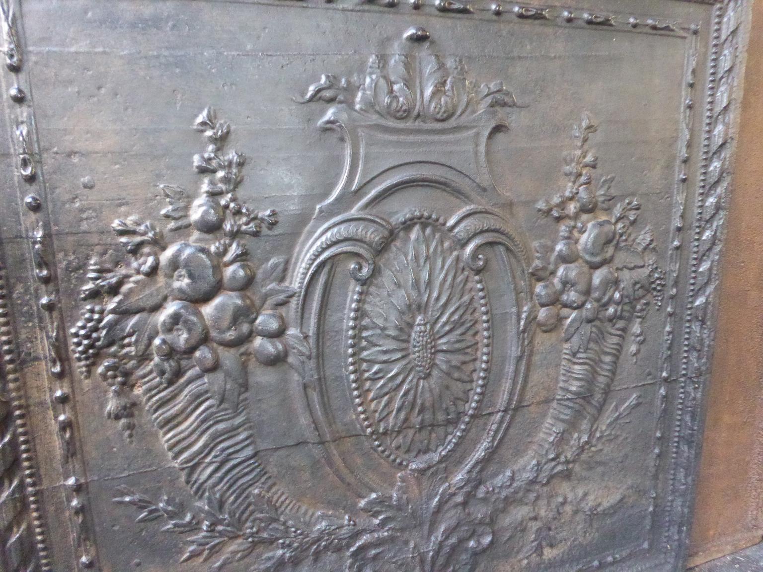 18th Century French Louis XV 'Fruits of the Summer' Fireback In Good Condition In Amerongen, NL