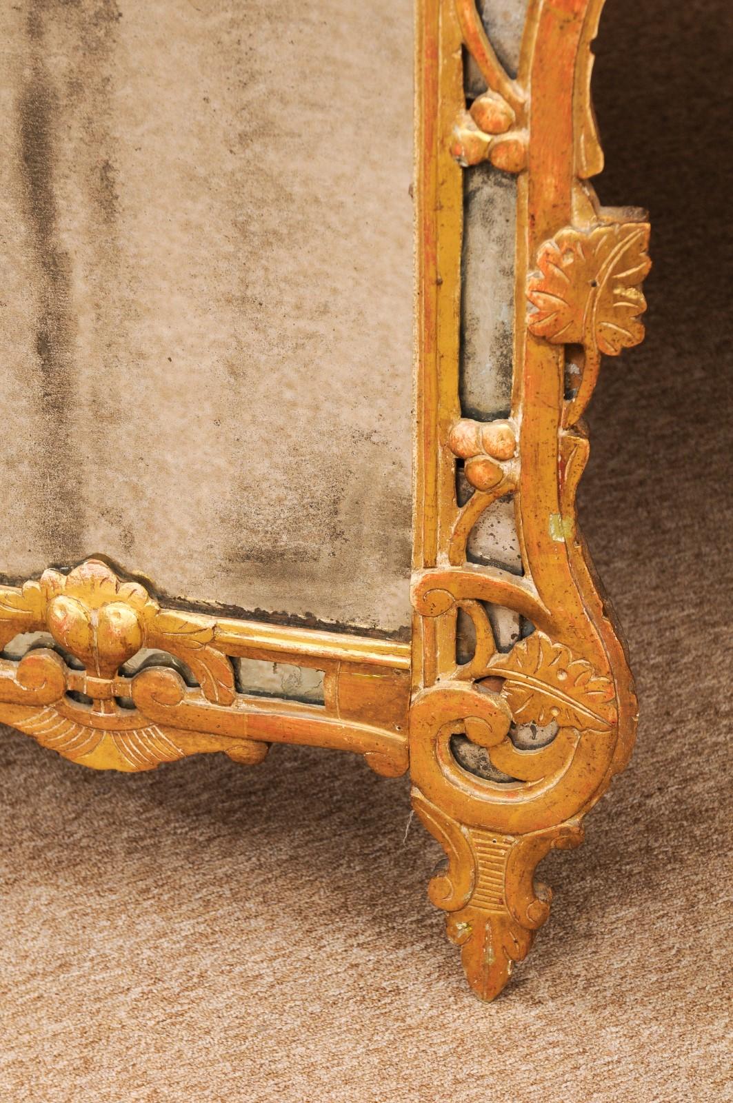 18th Century French Louis XV Giltwood Mirror with Basket Crest For Sale 7