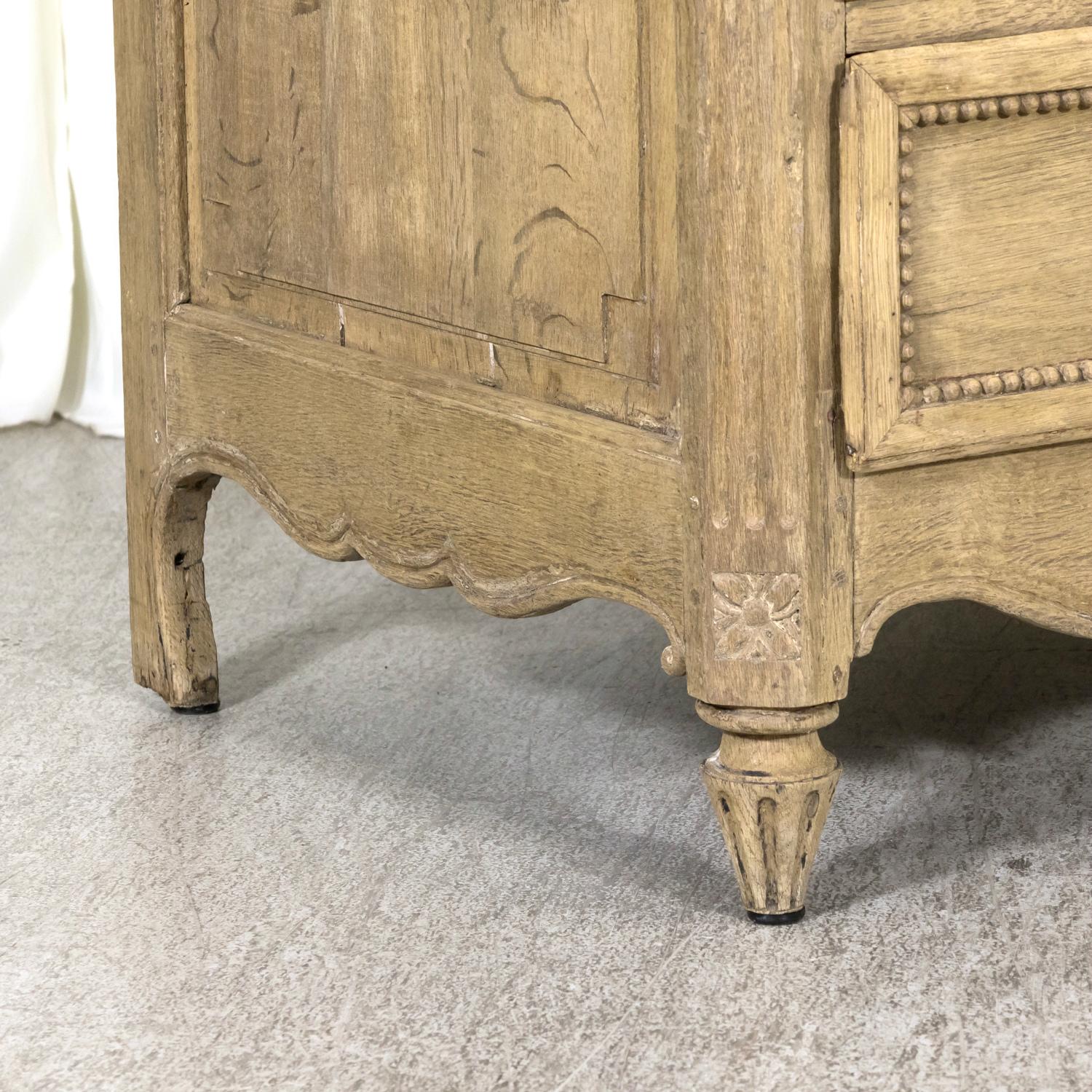 18th Century French Louis XV-Louis XVI Transition Period Bleached Oak Commode 12