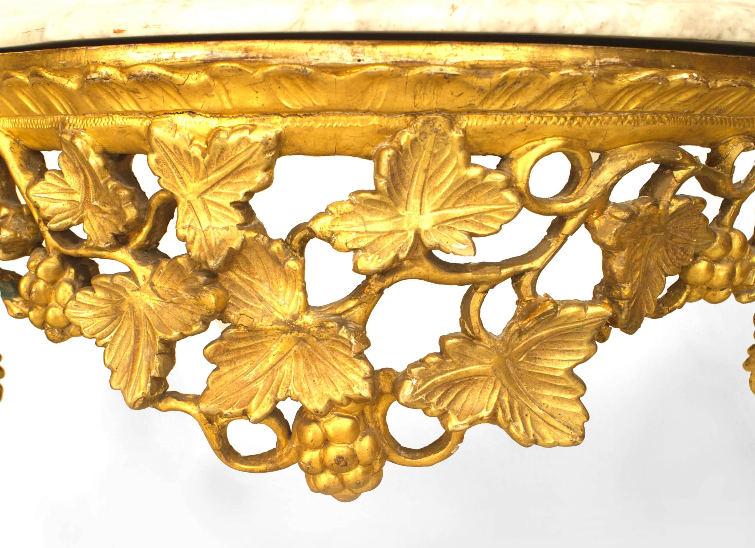 Français Table console à fleurs dorée Louis XV française en vente