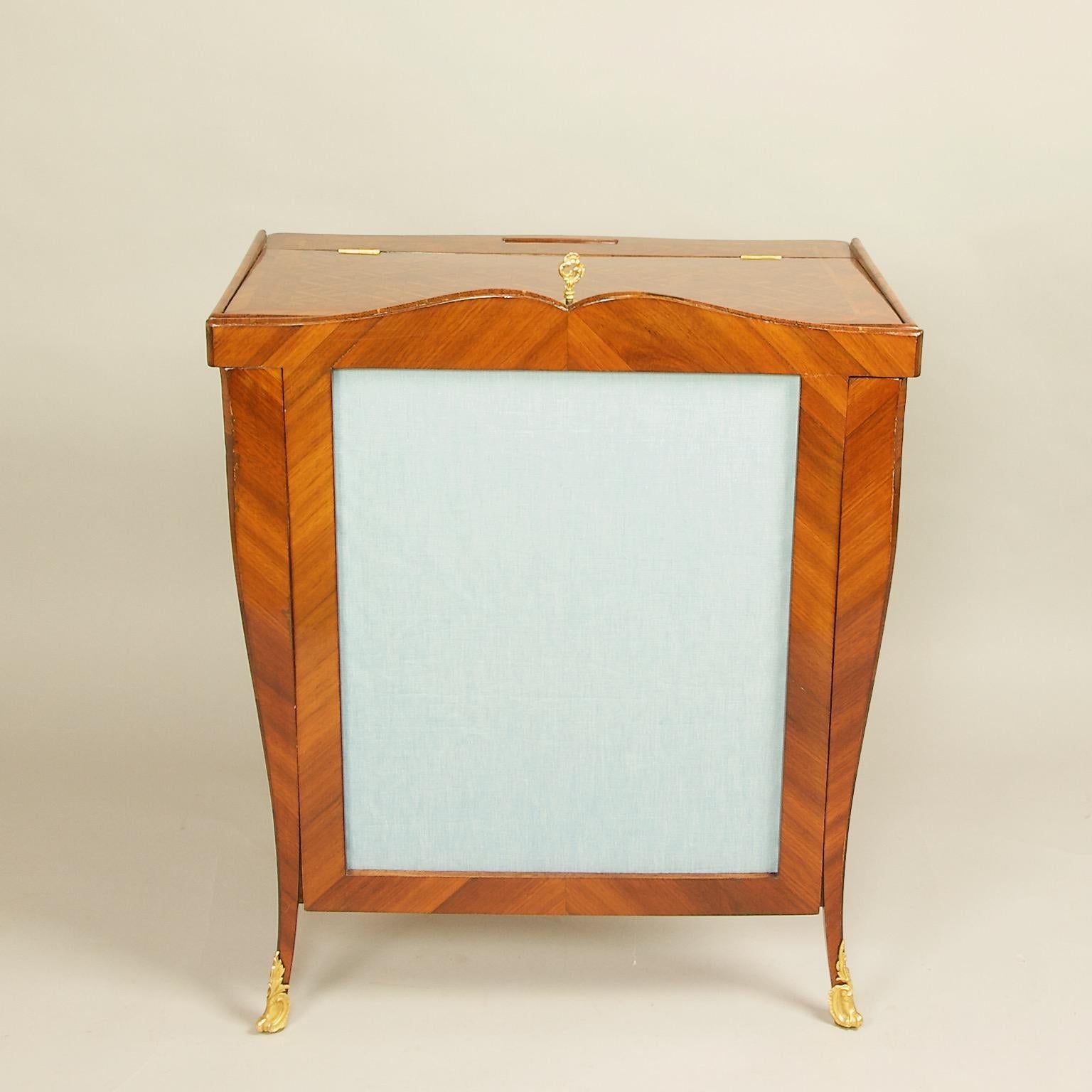 18th Century French Louis XV Marquetry Mechanical Table, 