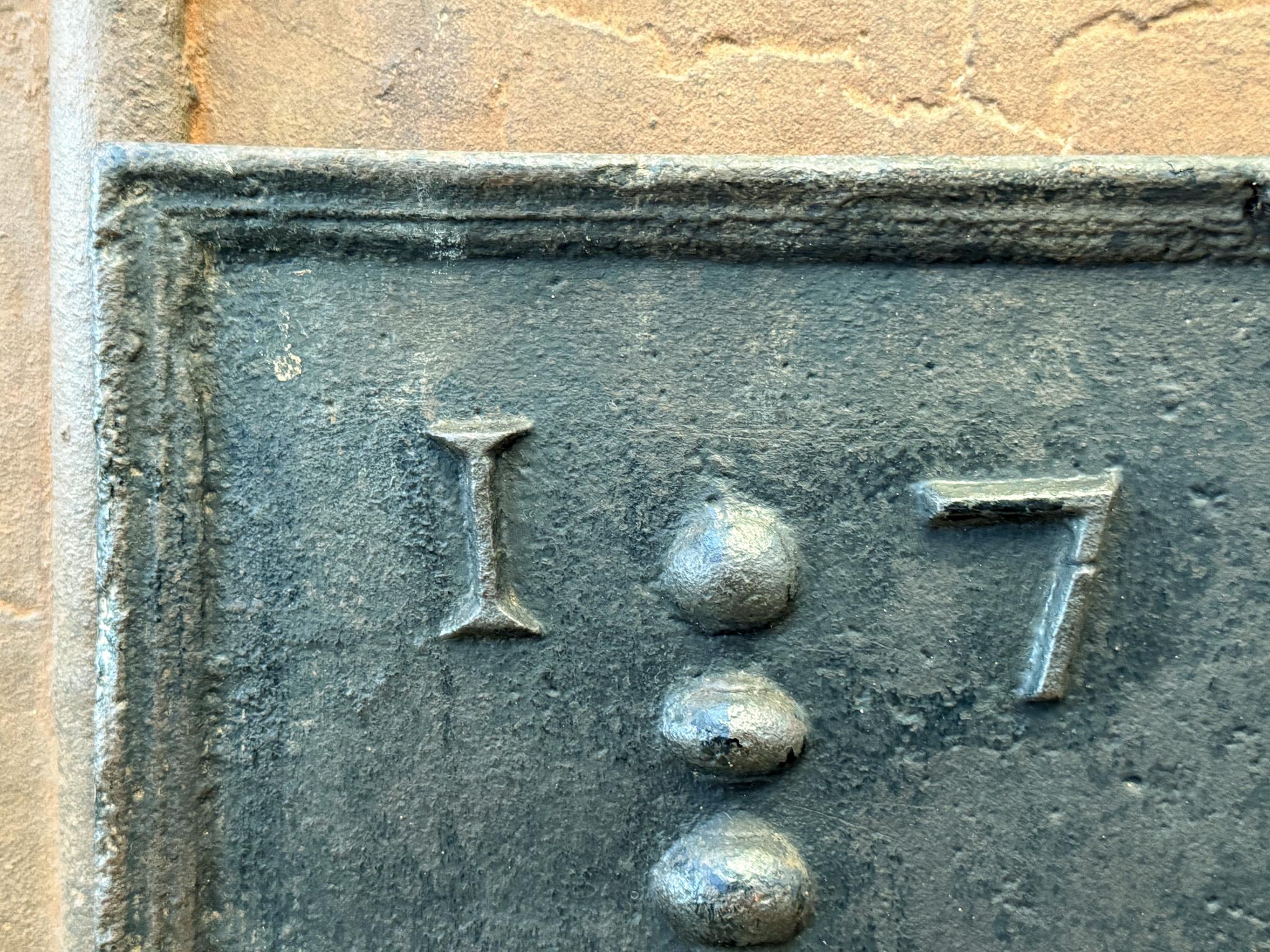 Armi di Francia del 18° secolo, periodo Luigi XV, con rivestimento per il caminetto / backsplash in vendita 2