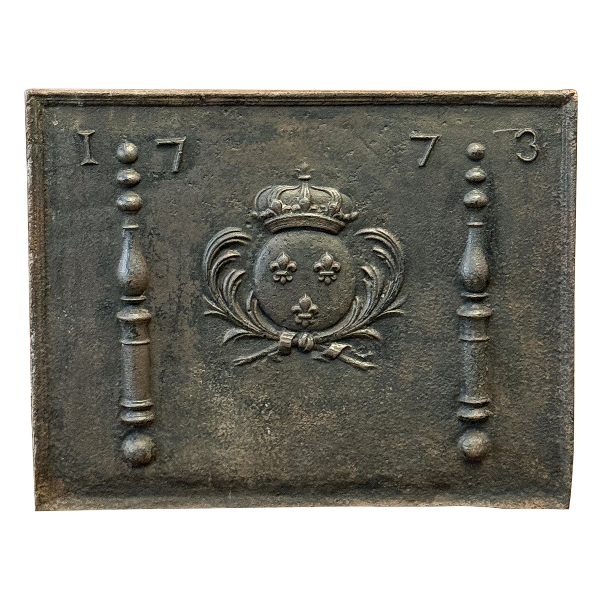 Armi di Francia del 18° secolo, periodo Luigi XV, con rivestimento per il caminetto / backsplash
