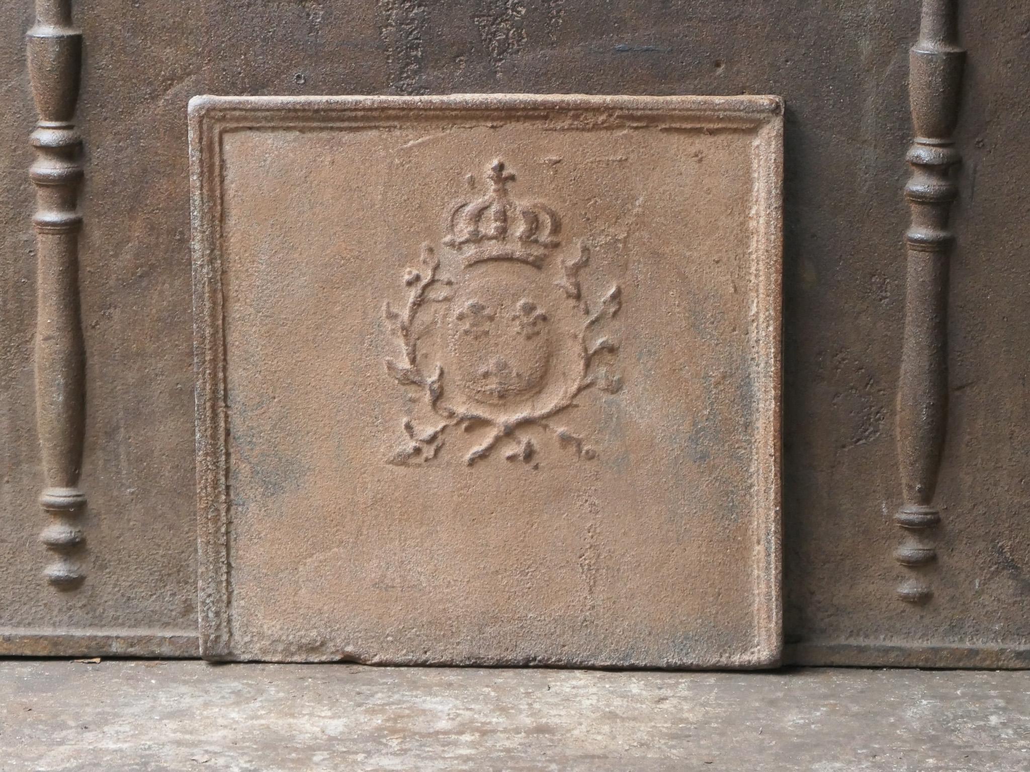 18th Century French Louis XV Period 'Arms of France' Fireback / Backsplash In Good Condition For Sale In Amerongen, NL
