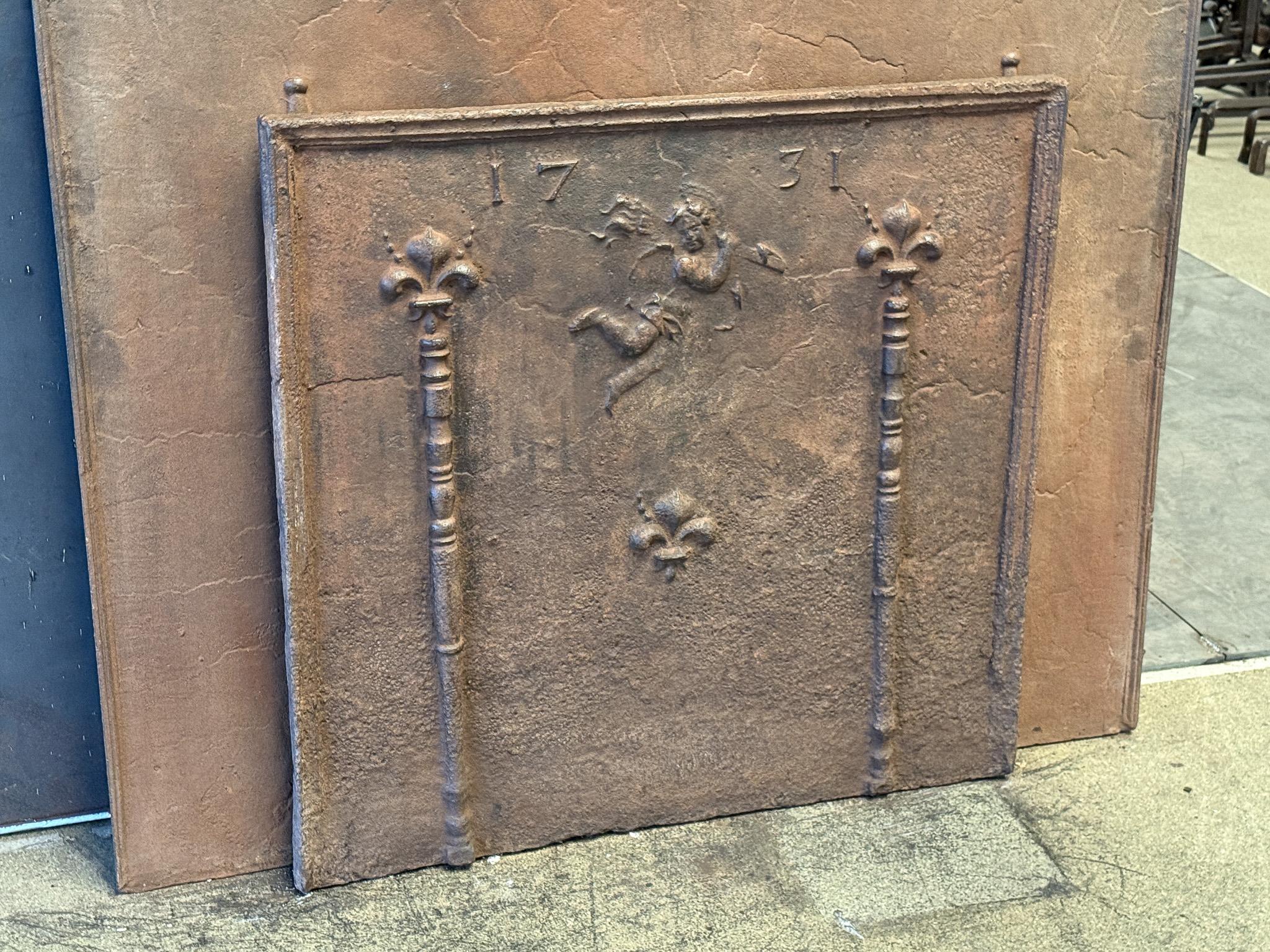 18th Century French Louis XIV Period 'Cupid' Fireback / Backsplash In Good Condition For Sale In Soest, NL