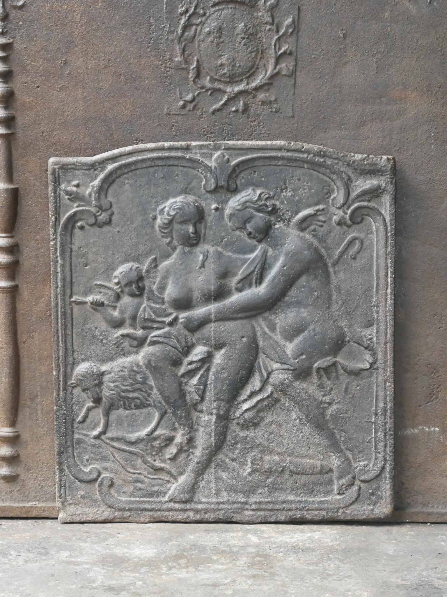 18th century French Louis XV period fireback. Made of cast iron.

The fireback has a natural brown patina. Upon request it can be made black / pewter colored at no extra cost. The fireback is in a good condition and does not have cracks.