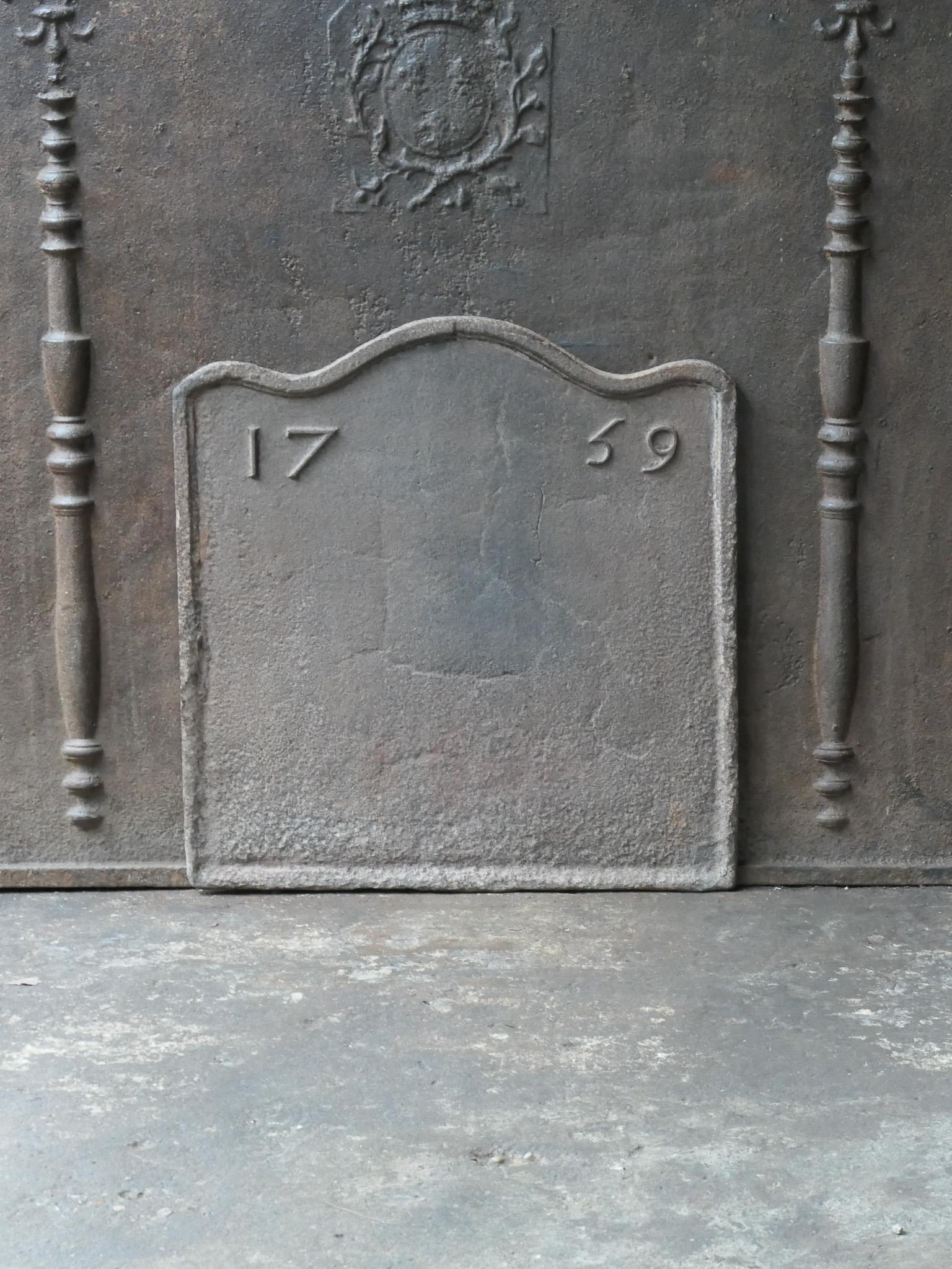 Français Plaque de cheminée / dosseret d'époque Louis XV du XVIIIe siècle  en vente