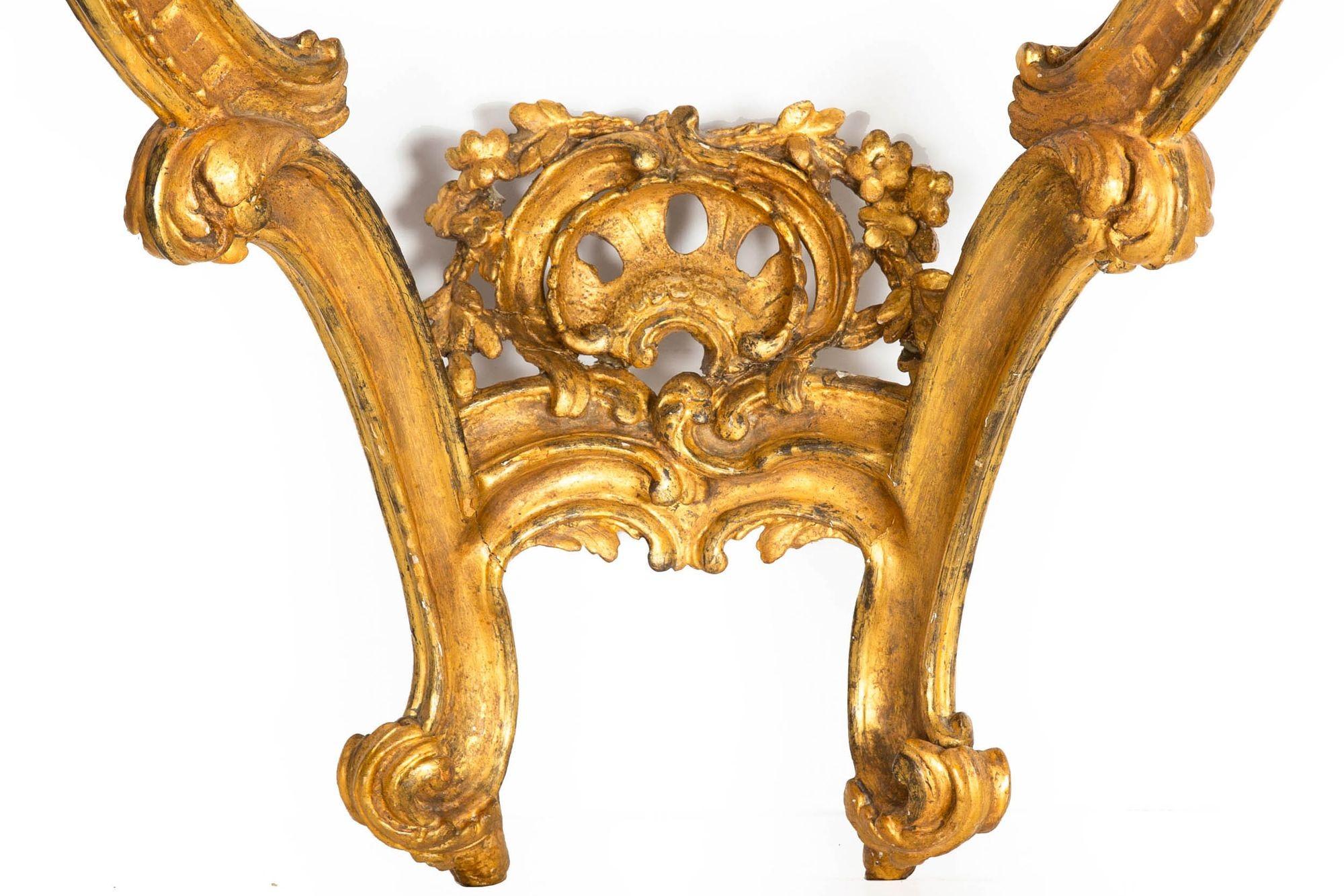 Mesa consola de muelle de mármol de madera dorada de la época Luis XV francesa del siglo XVIII en venta 1