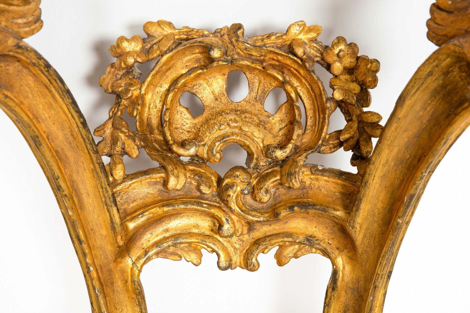 Mesa consola de muelle de mármol de madera dorada de la época Luis XV francesa del siglo XVIII en venta 2