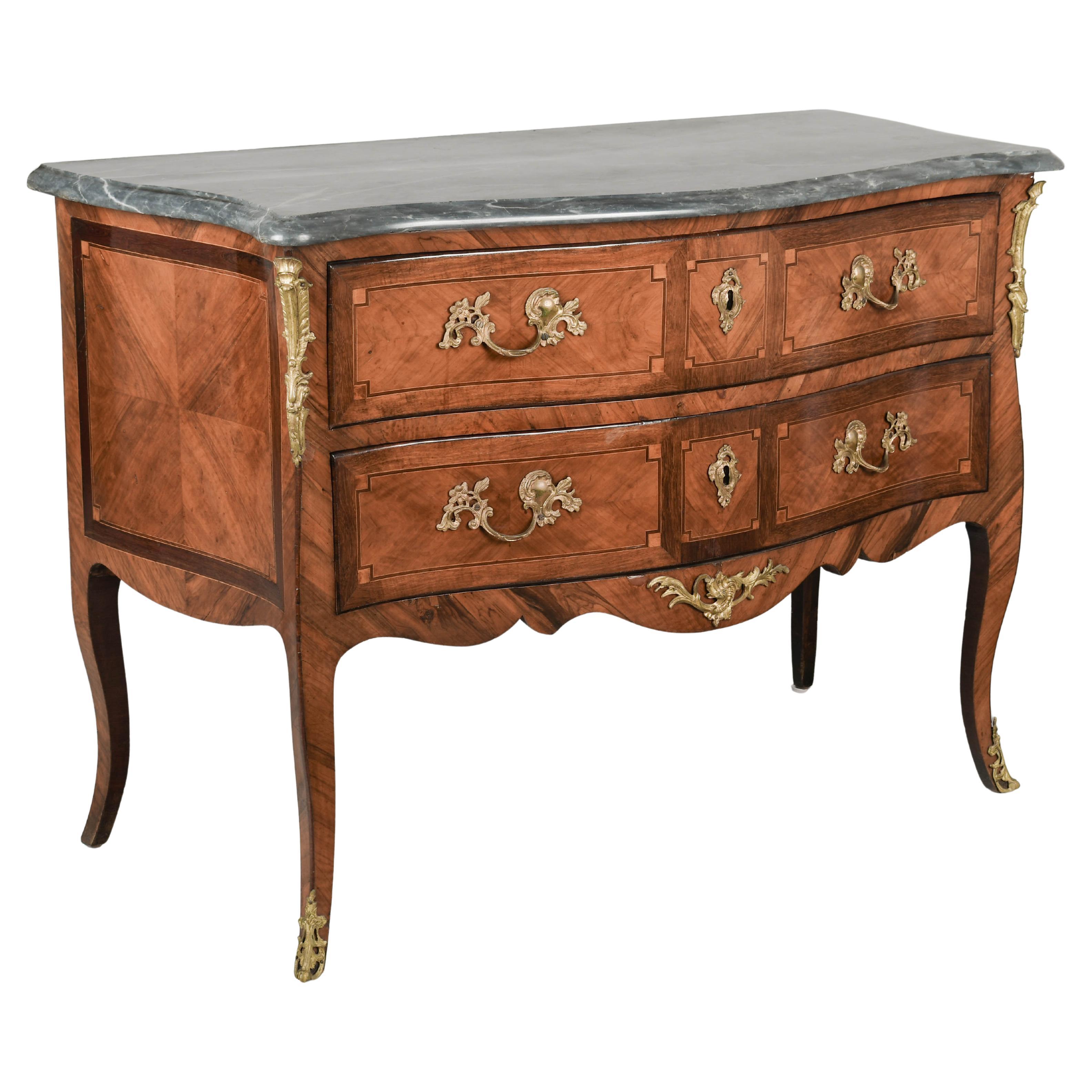 Commode intarsiato francese del XVIII secolo, periodo Luigi XV