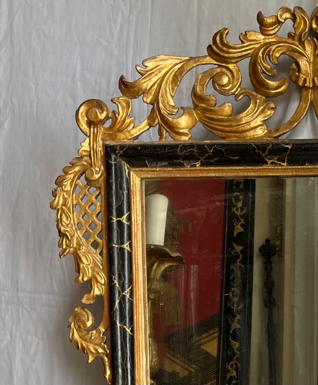 Français Miroir en bois doré rococo d'époque Louis XV du XVIIIe siècle. en vente