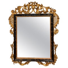 Specchio in legno dorato rococò del XVIII secolo, periodo Luigi XV.