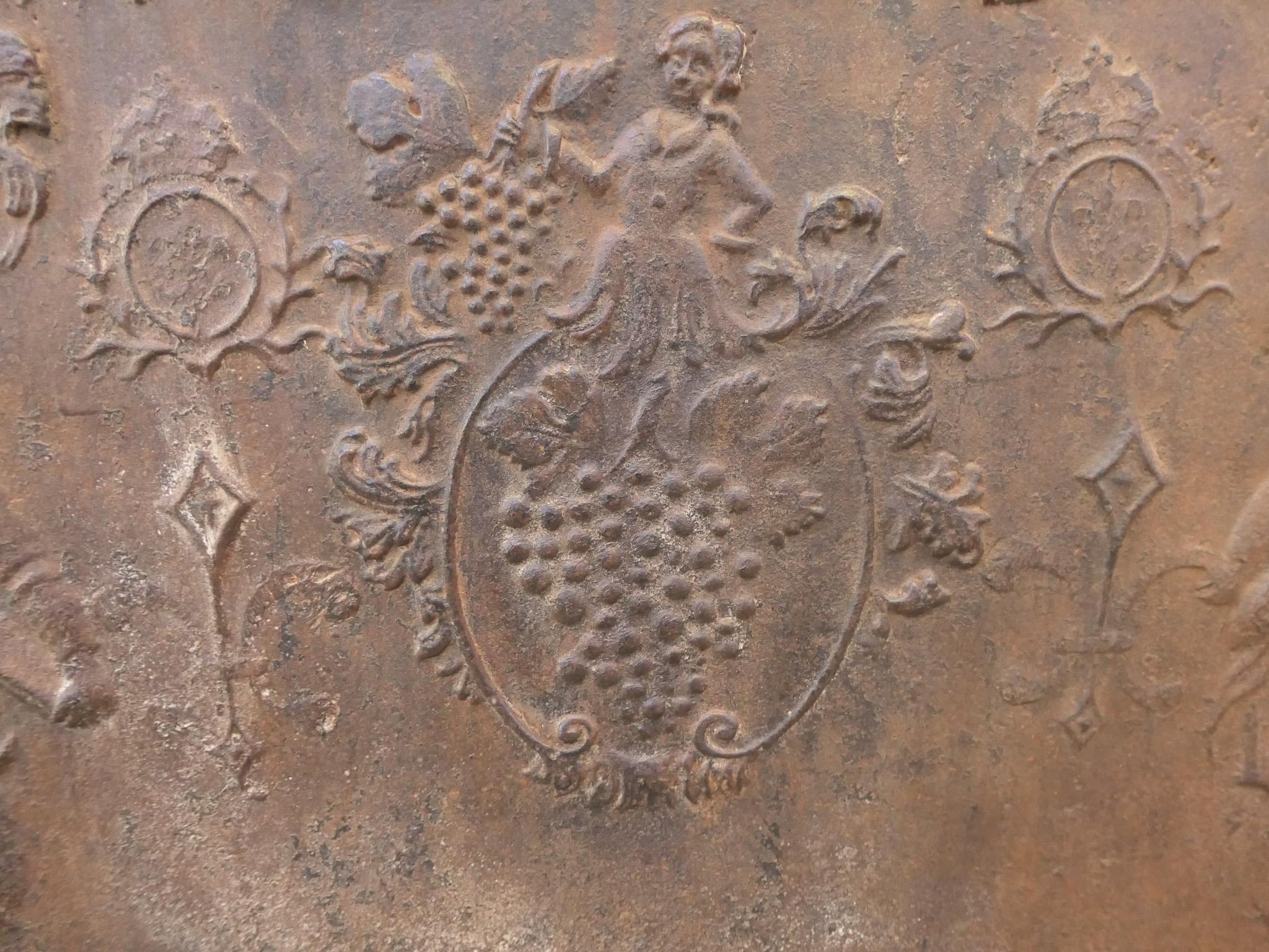 Französische Louis XV.-Periode des 18. Jahrhunderts „The Vintage“ Kaminsims / Backsplash im Angebot 1