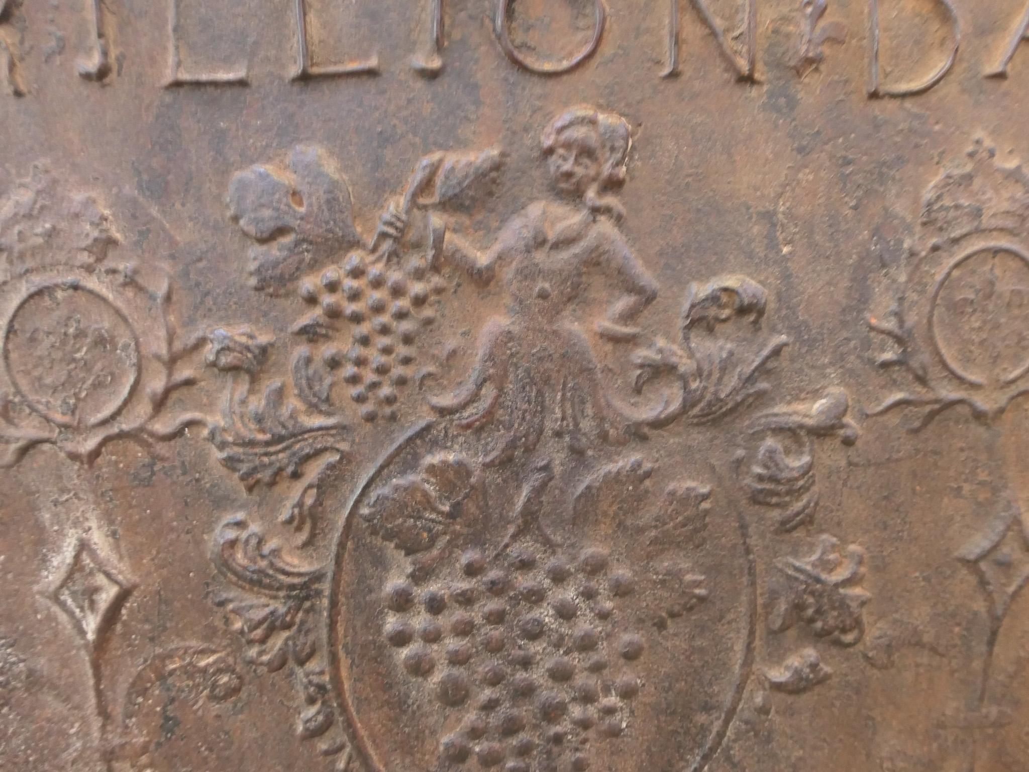 Französische Louis XV.-Periode des 18. Jahrhunderts „The Vintage“ Kaminsims / Backsplash im Angebot 3