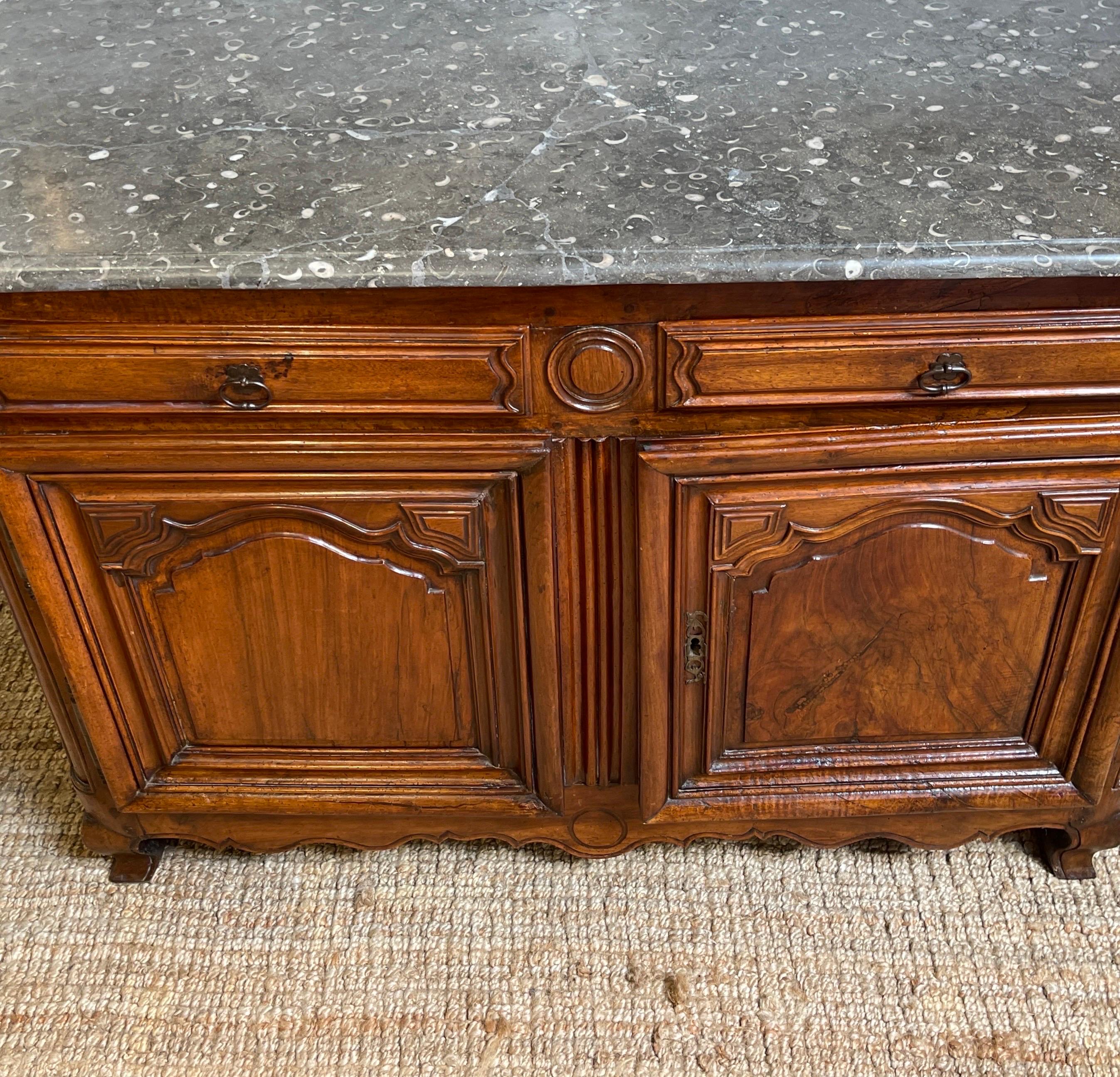 Beveled 18th Century French Louis XV/Provincial French Buffet with Black Shell Marble For Sale