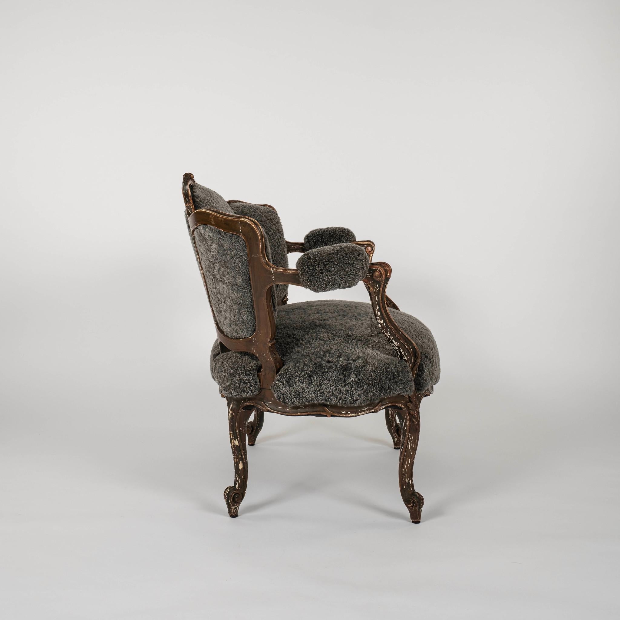 18th Century French Louis XV Sheepskin Bergère In Good Condition For Sale In Houston, TX