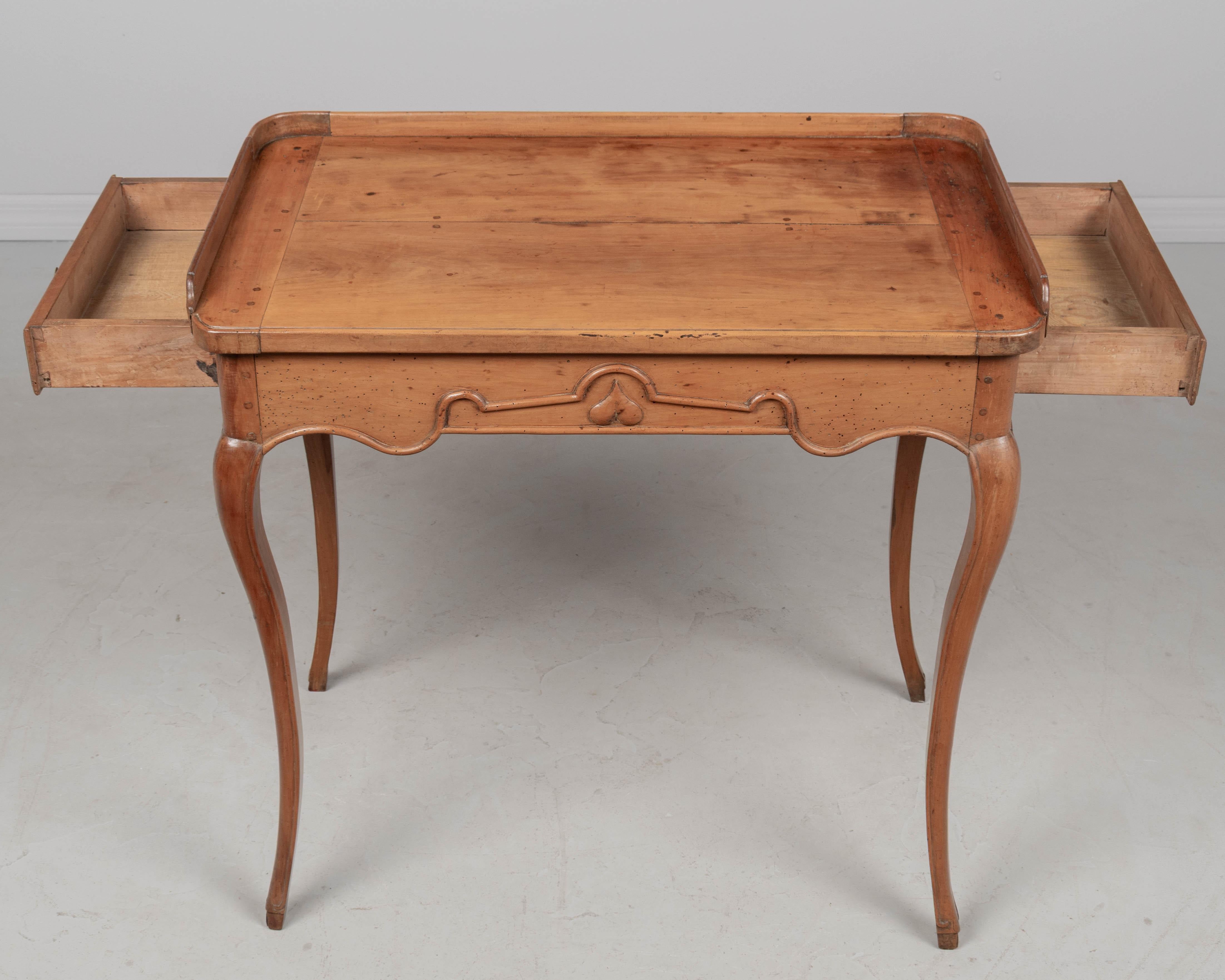 Table d'appoint ou écritoire Louis XV du XVIIIe siècle en vente 2