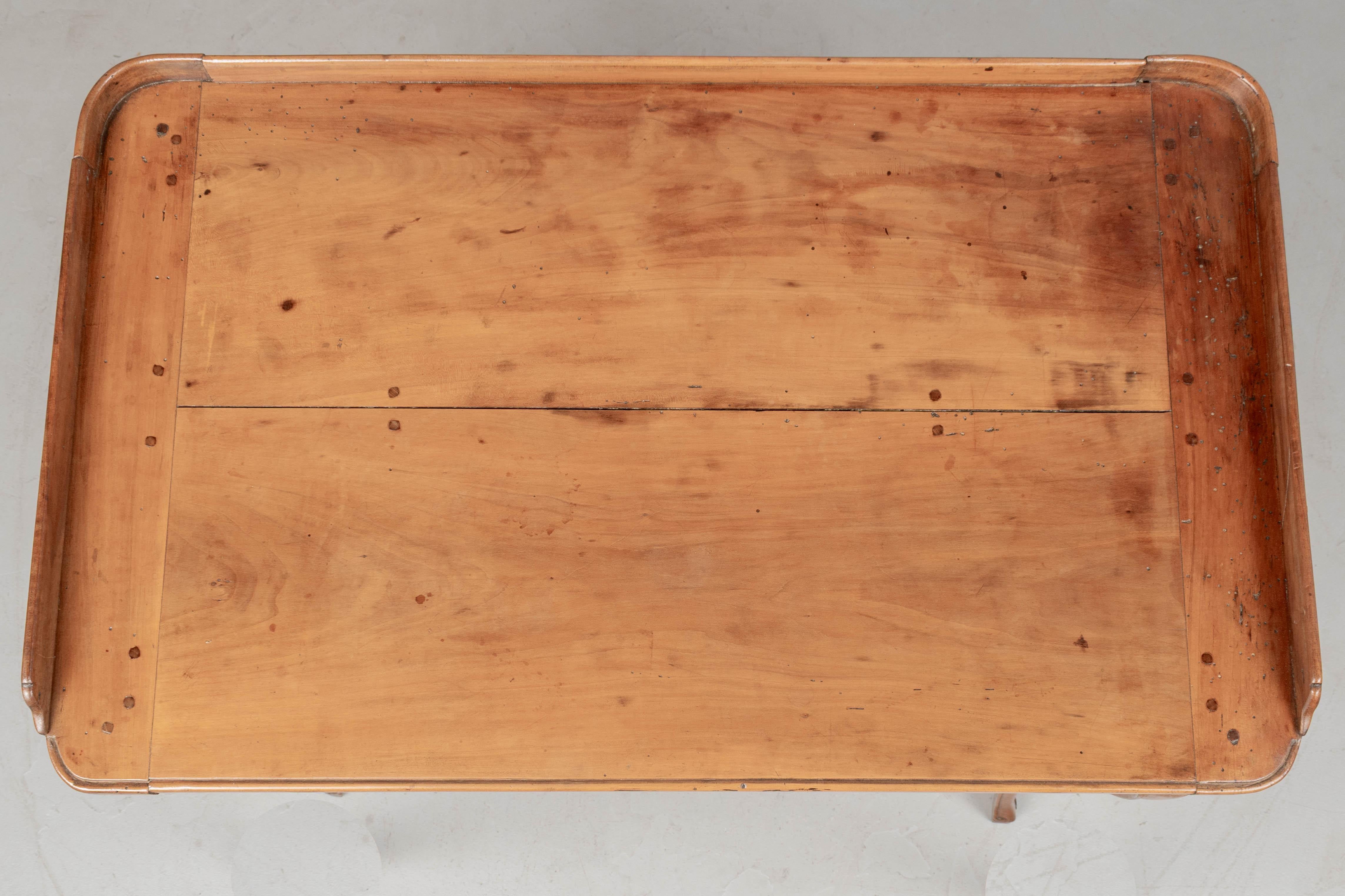 Table d'appoint ou écritoire Louis XV du XVIIIe siècle en vente 3