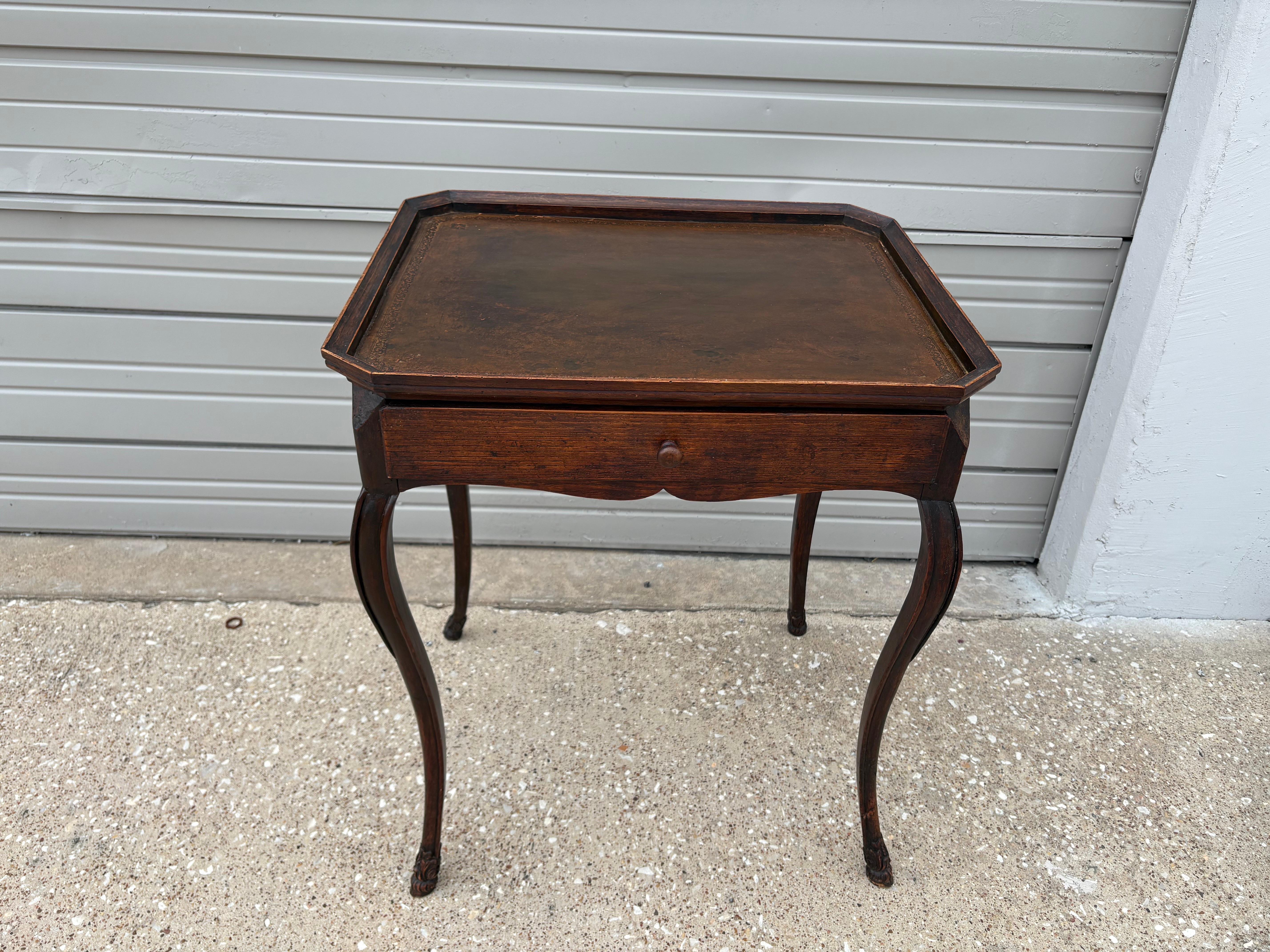 Französischer Louis XV-Tisch aus dem 18. im Angebot 5