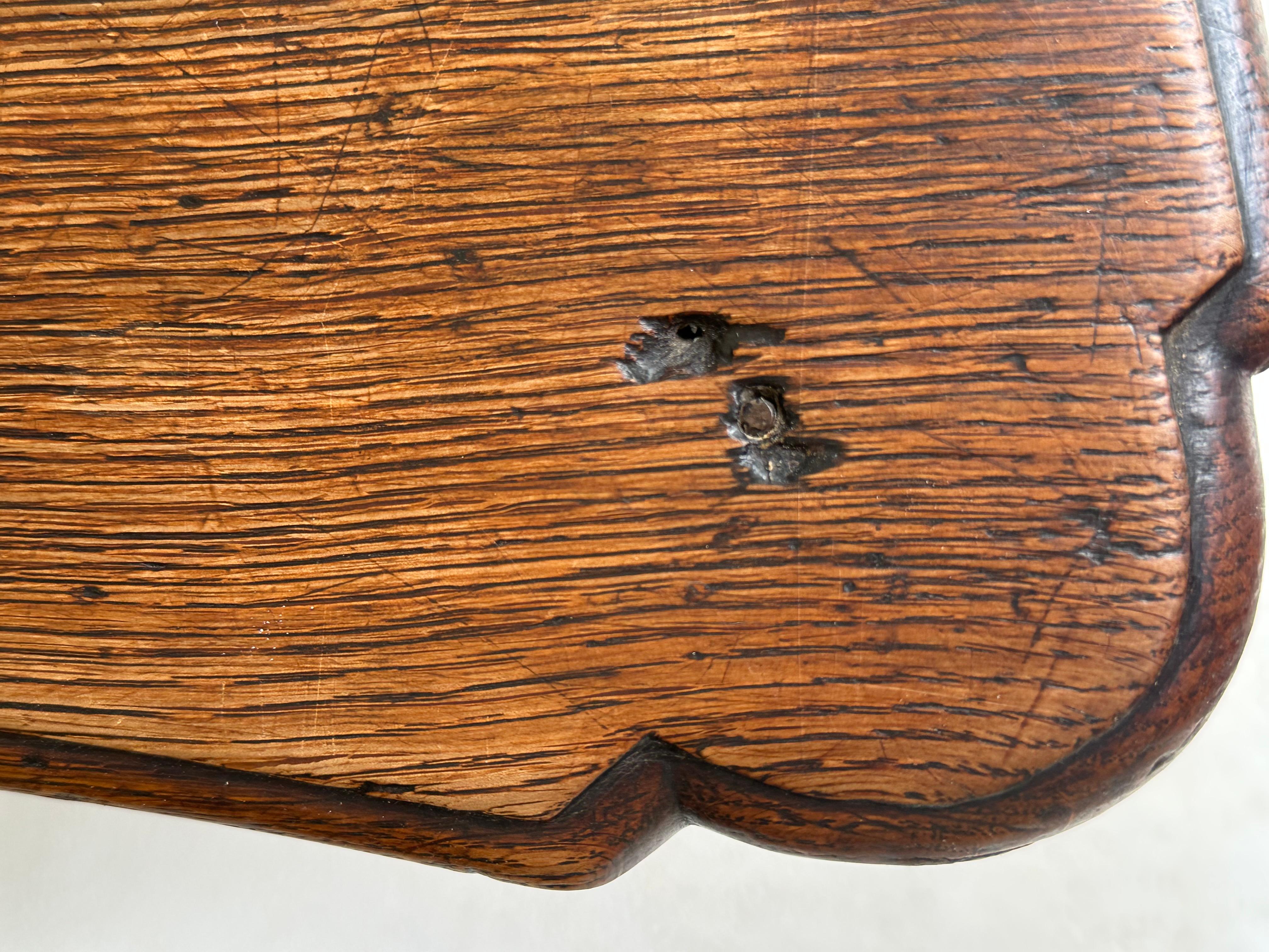 18th Century French Louis XV Walnut and Oak Chest of Drawers For Sale 10