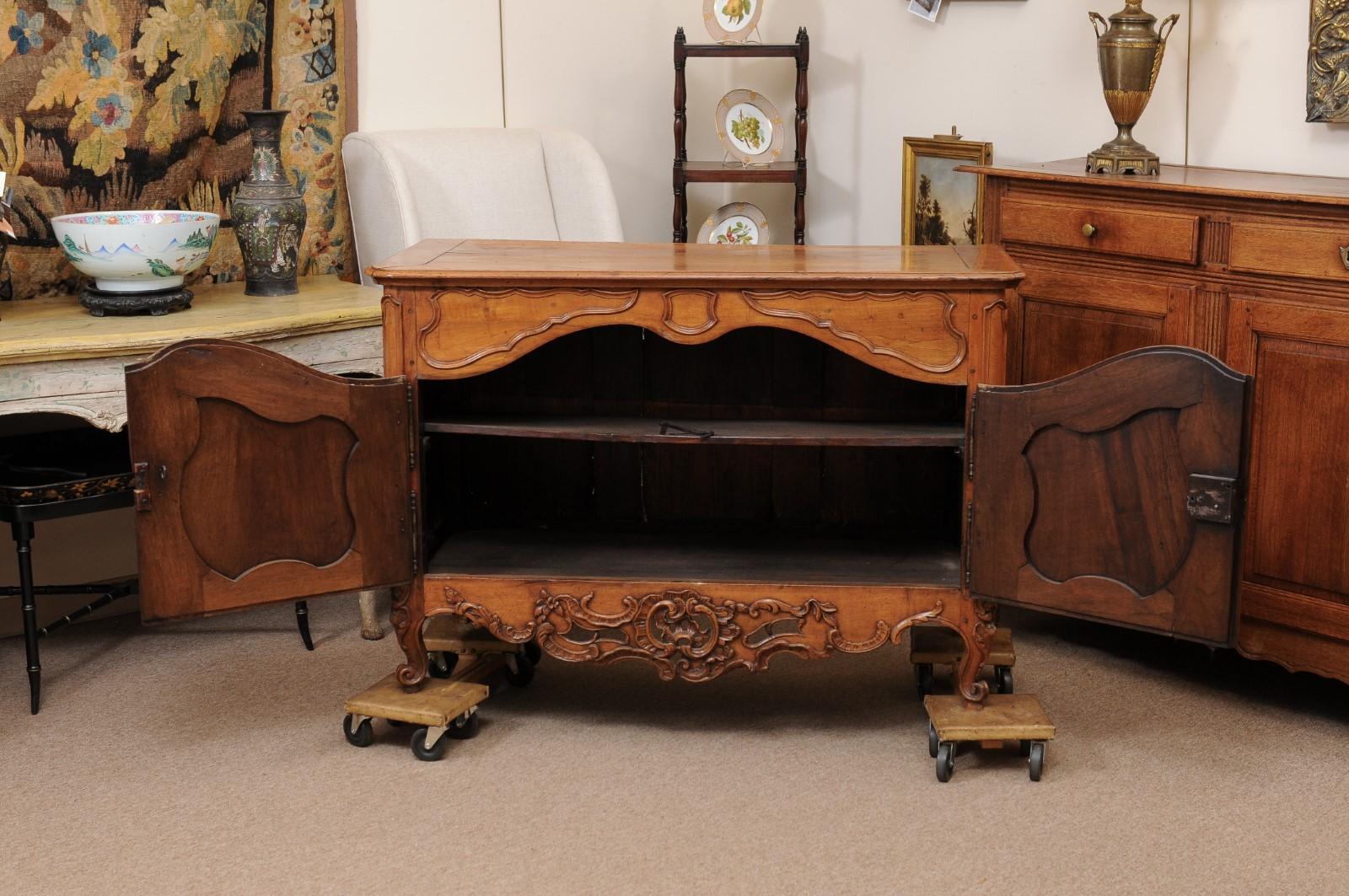 18th Century French Louis XV Walnut Buffet with Pierced Apron For Sale 10