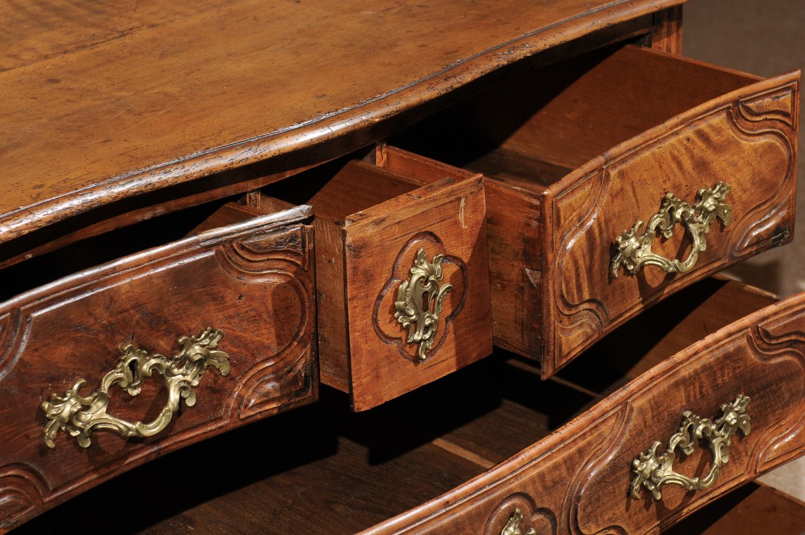 18th Century French Louis XV Walnut Commode with 5 Drawers 2