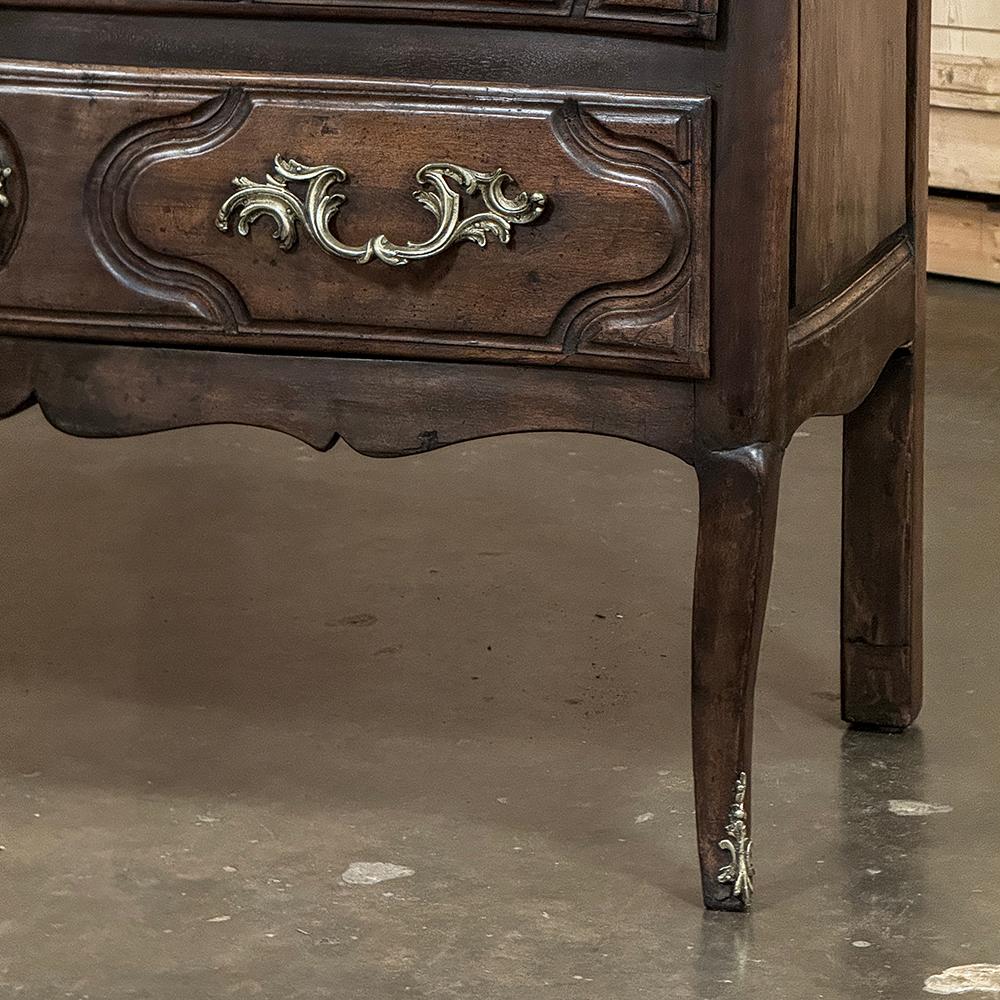 18th Century French Louis XV Walnut Marble Top Commode For Sale 9