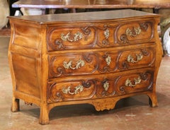 Französische „Commode Tombeau“ im Louis-XV-Stil aus Walnussholz aus dem 18. Jahrhundert, aus Bordeaux