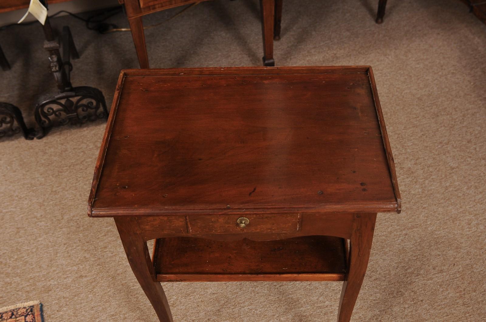 18th Century French Louis XV Walnut Side Table  For Sale 2