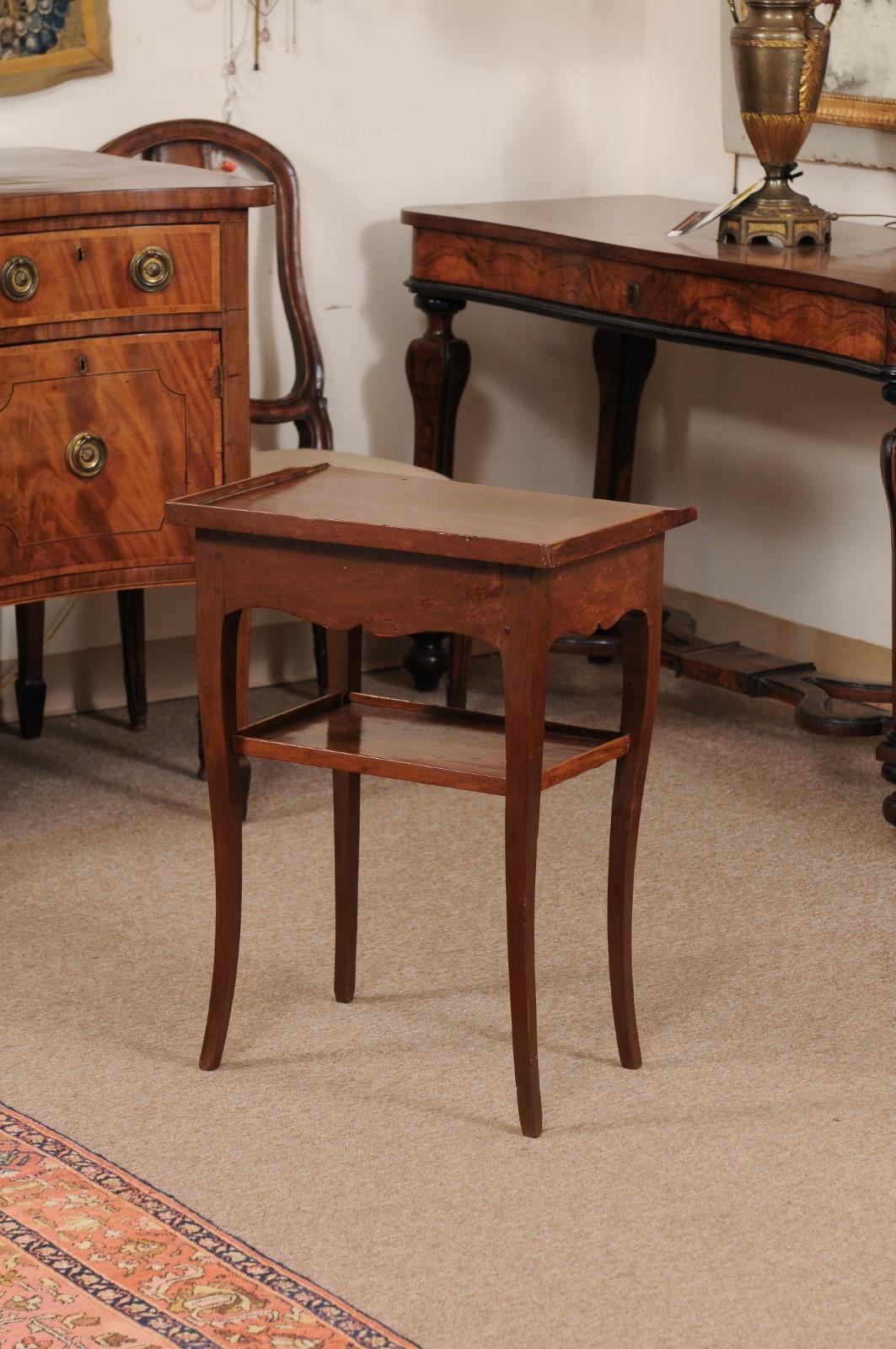 18th Century French Louis XV Walnut Side Table  For Sale 5