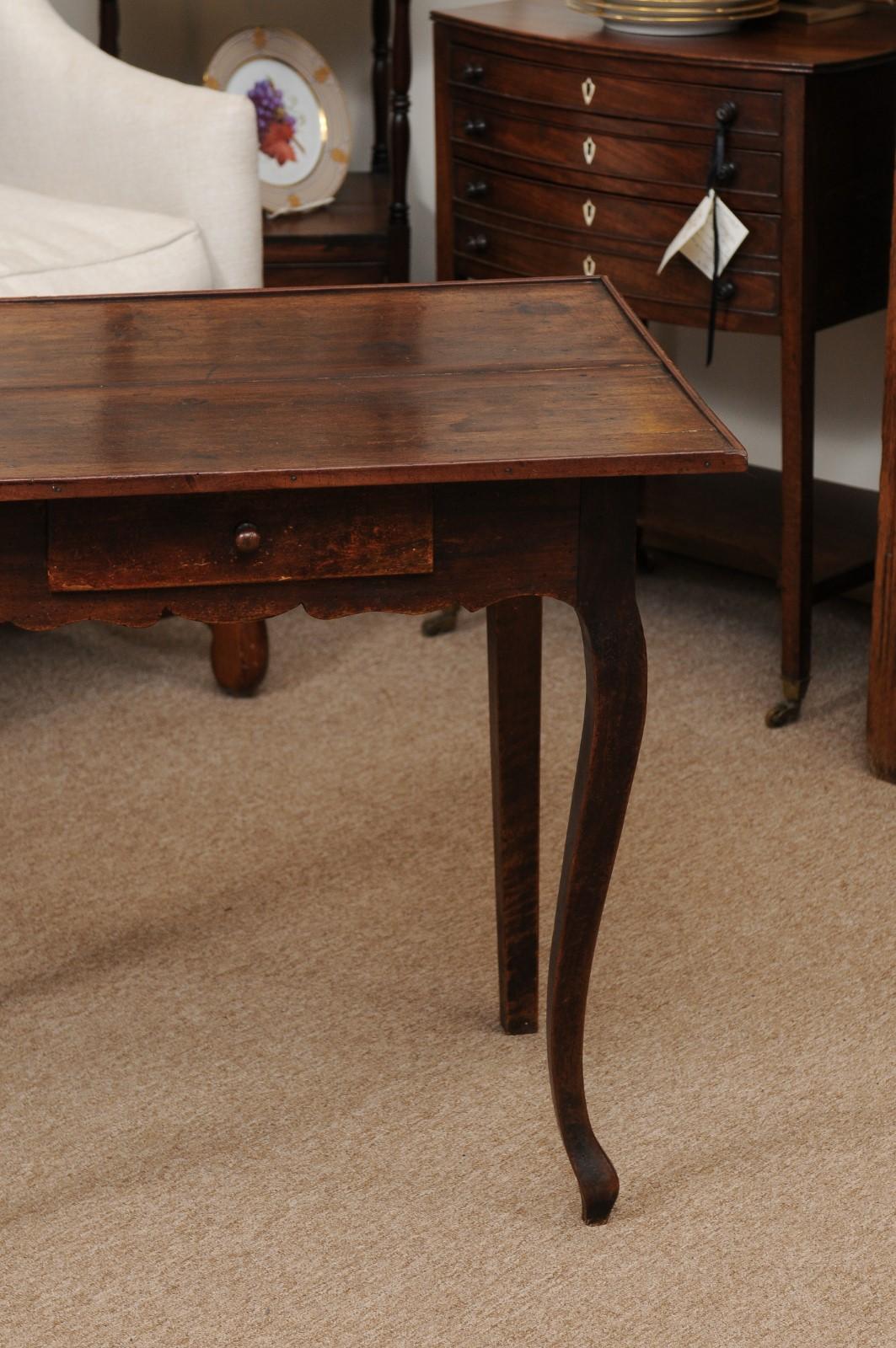 18th Century French Louis XV Walnut Side Table with Drawer For Sale 10