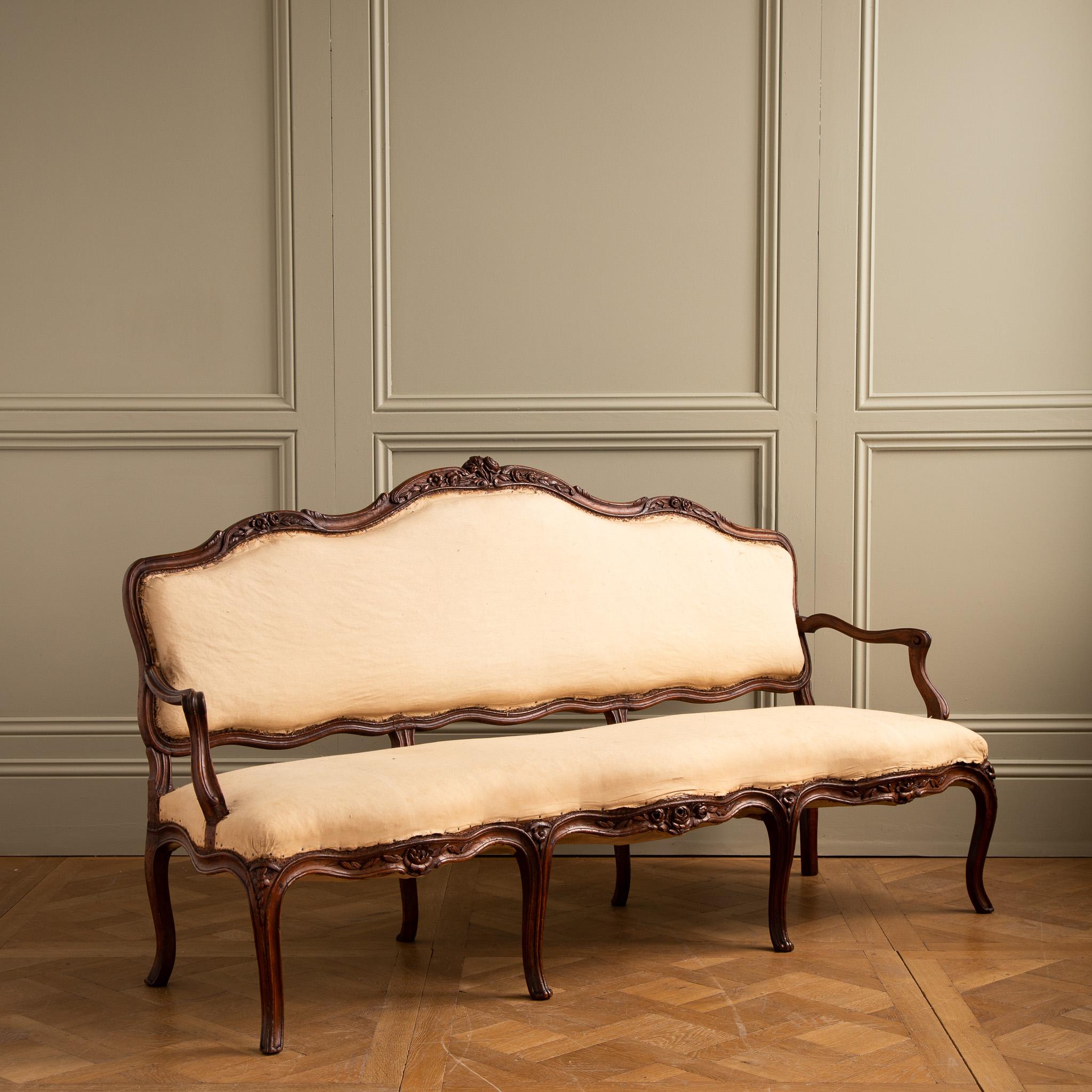 18th Century French Louis XV Walnut  Sofa In Good Condition For Sale In London, Park Royal