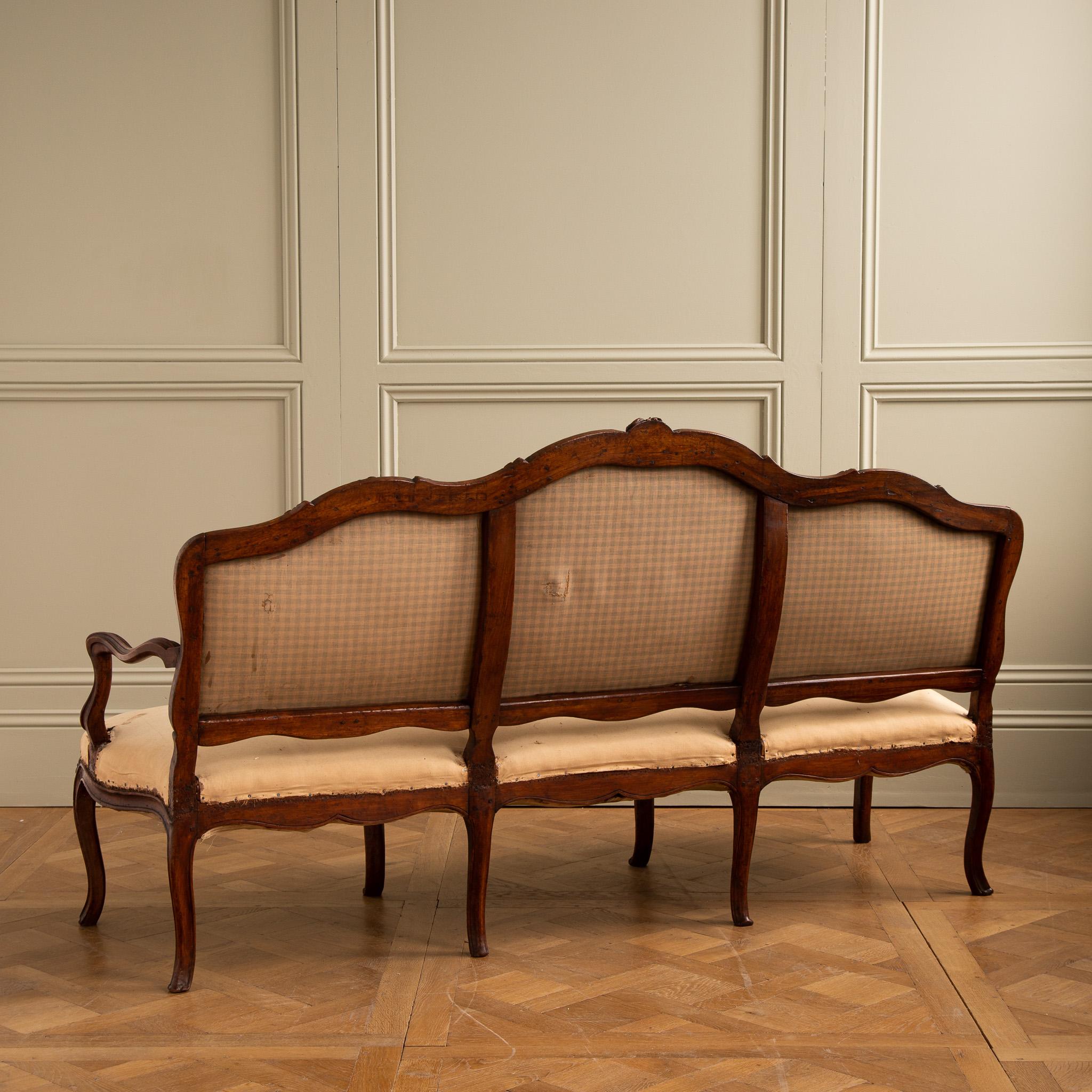 18th Century French Louis XV Walnut  Sofa For Sale 1