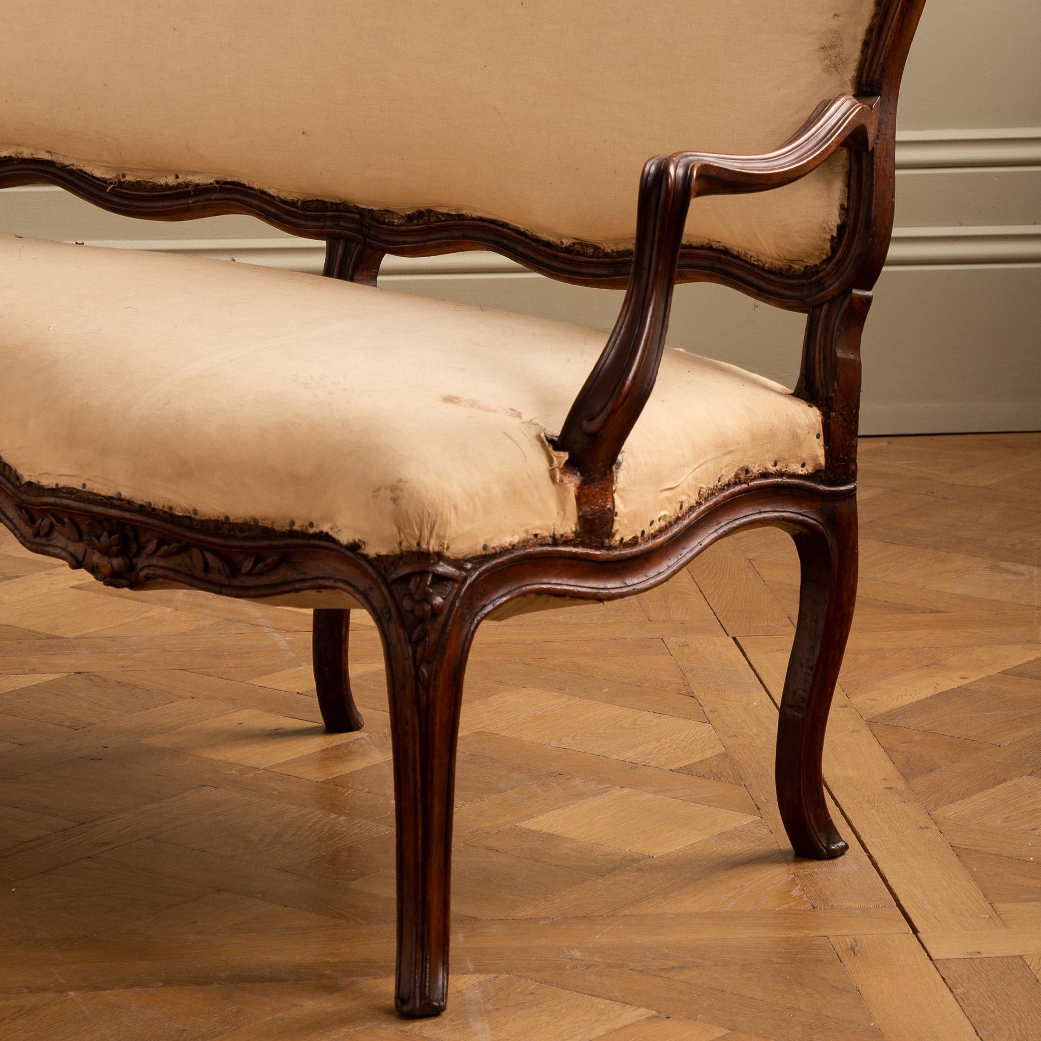 18th Century French Louis XV Walnut  Sofa For Sale 2