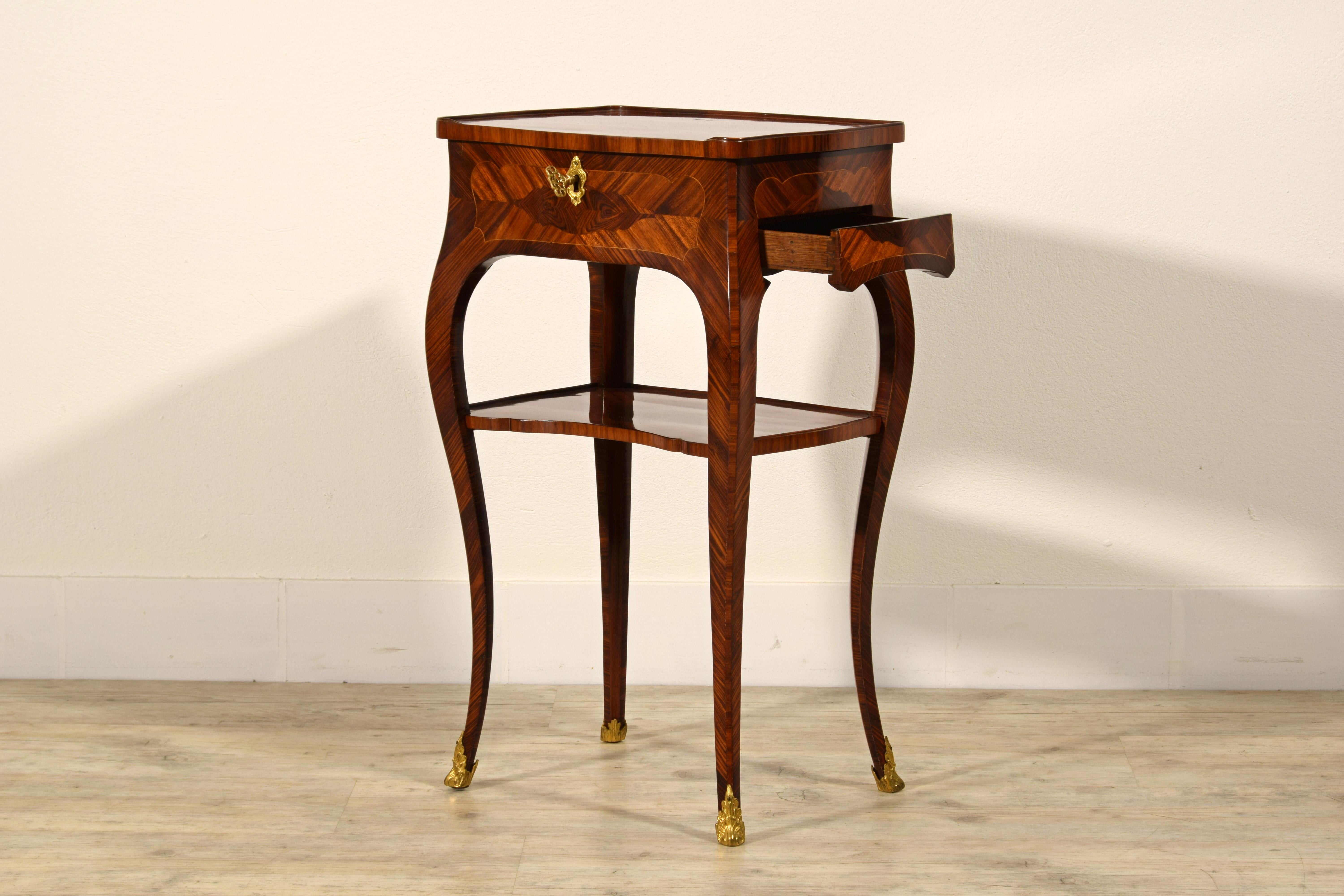 Table de centre en bois Louis XV, XVIIIe siècle, France en vente 11