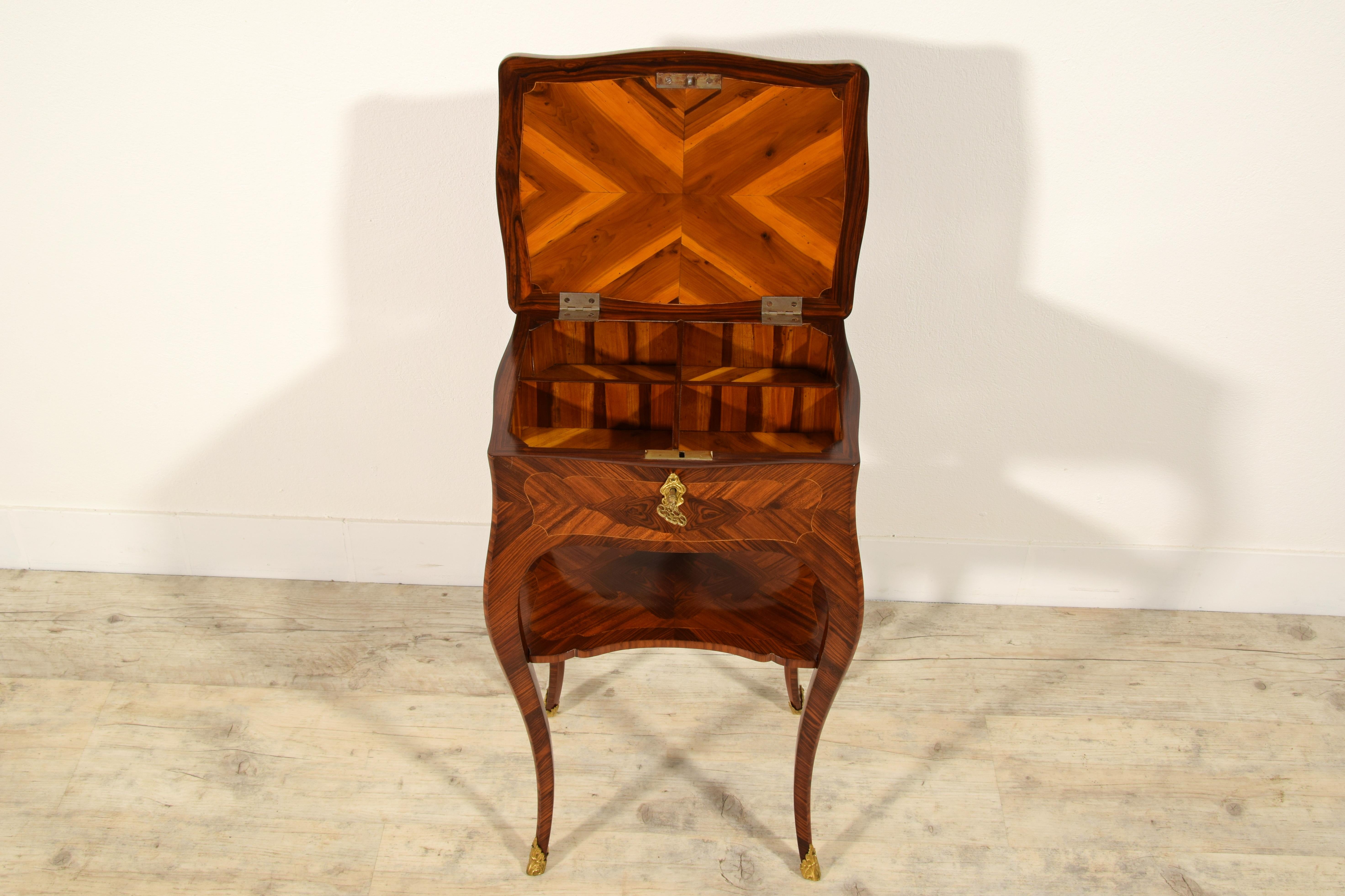 Table de centre en bois Louis XV, XVIIIe siècle, France en vente 13